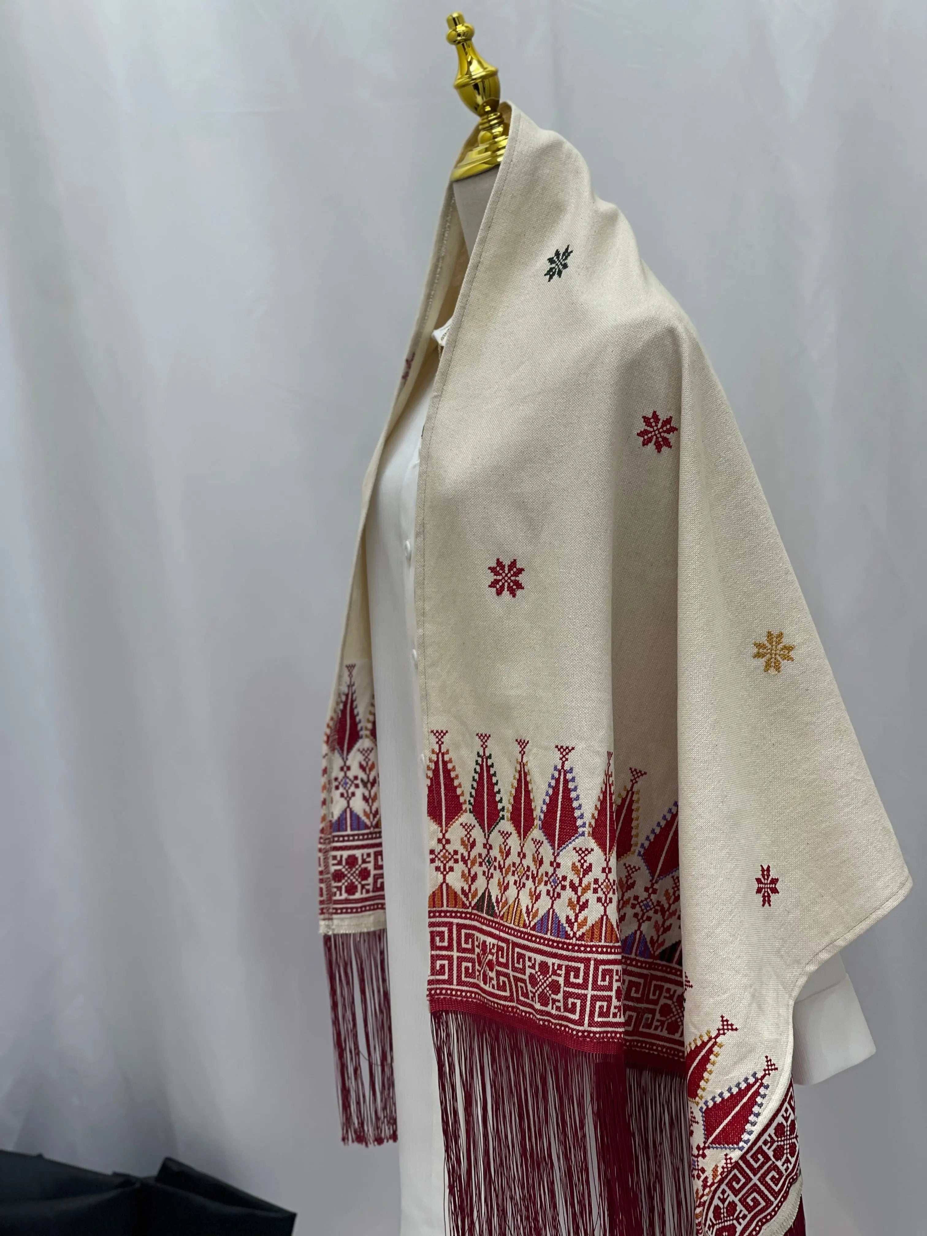 Luxurious Elegance: Embroidered Etamin Shwal Palestinian Elegance