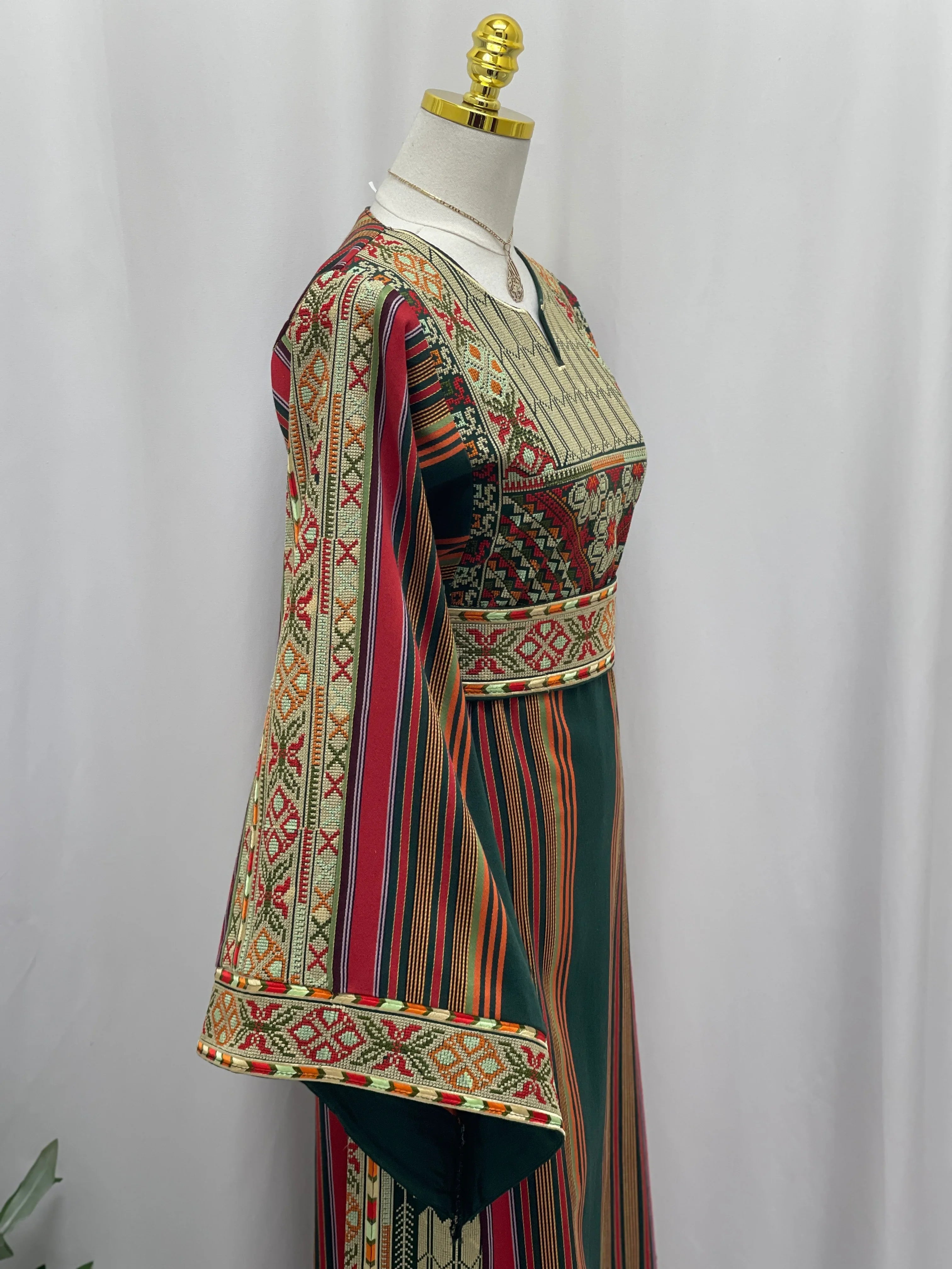 Majdalawi Heritage Embroidered Thoub