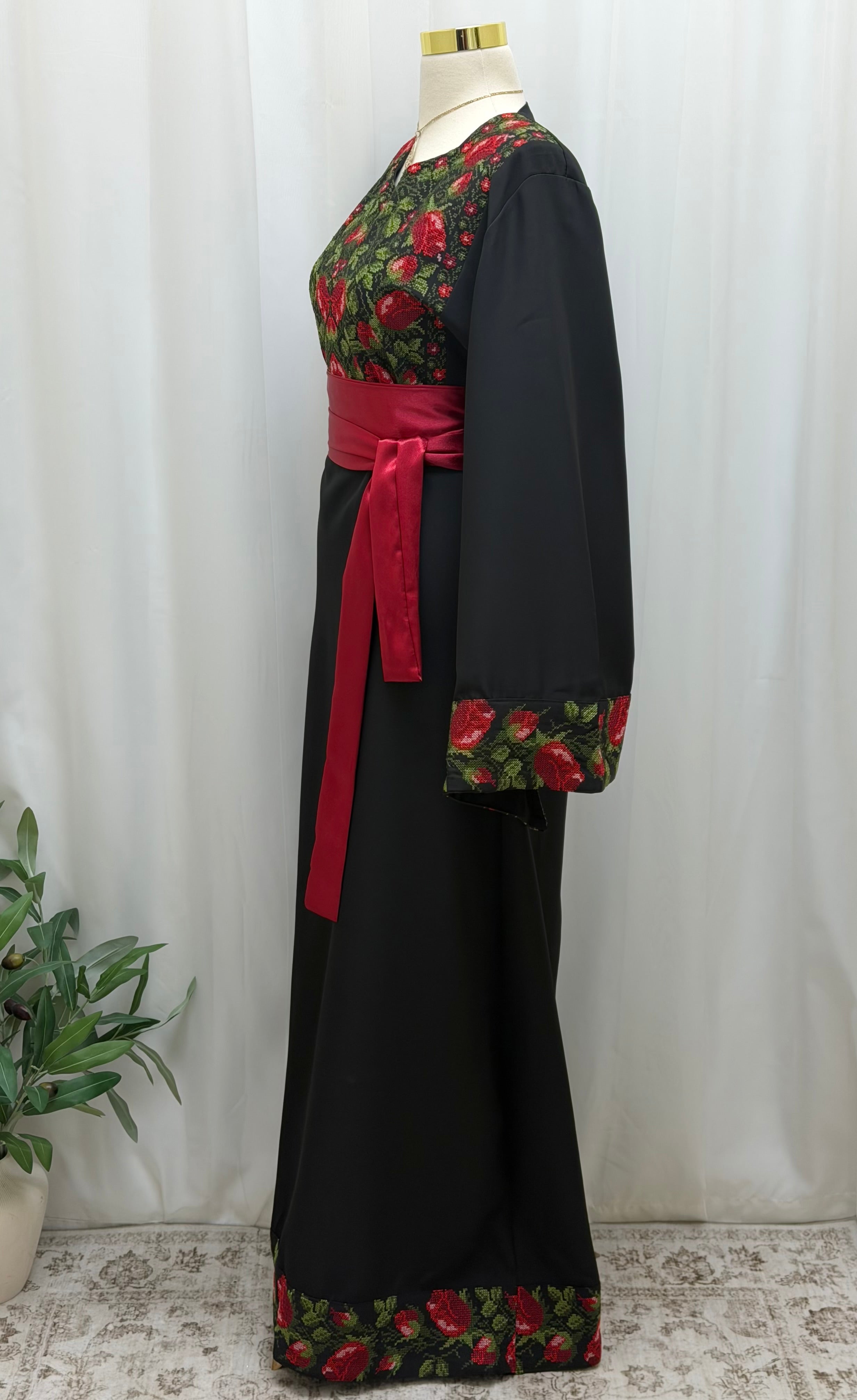 Thobe Layali Al Warad