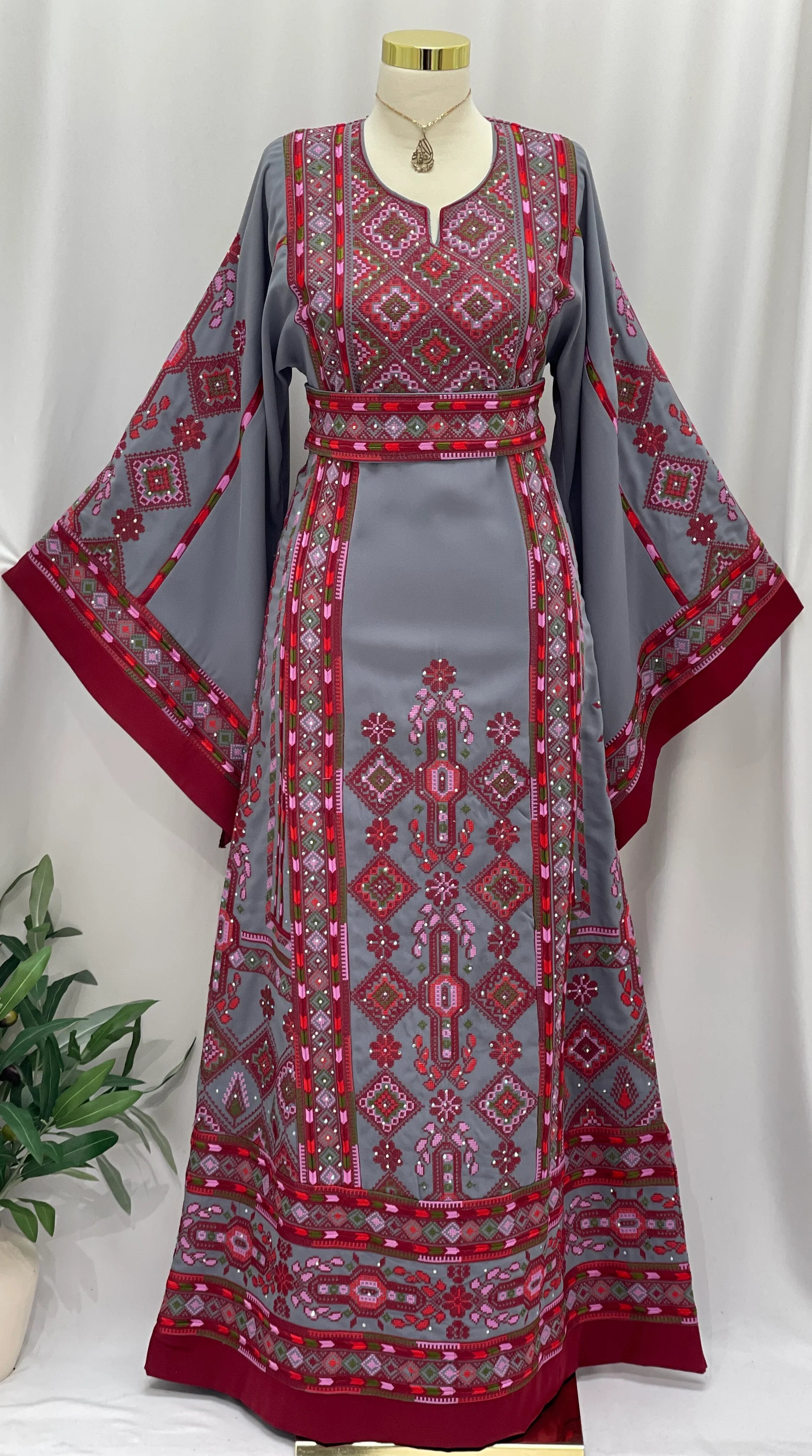 Majdal Elegance Embroidered Thobe