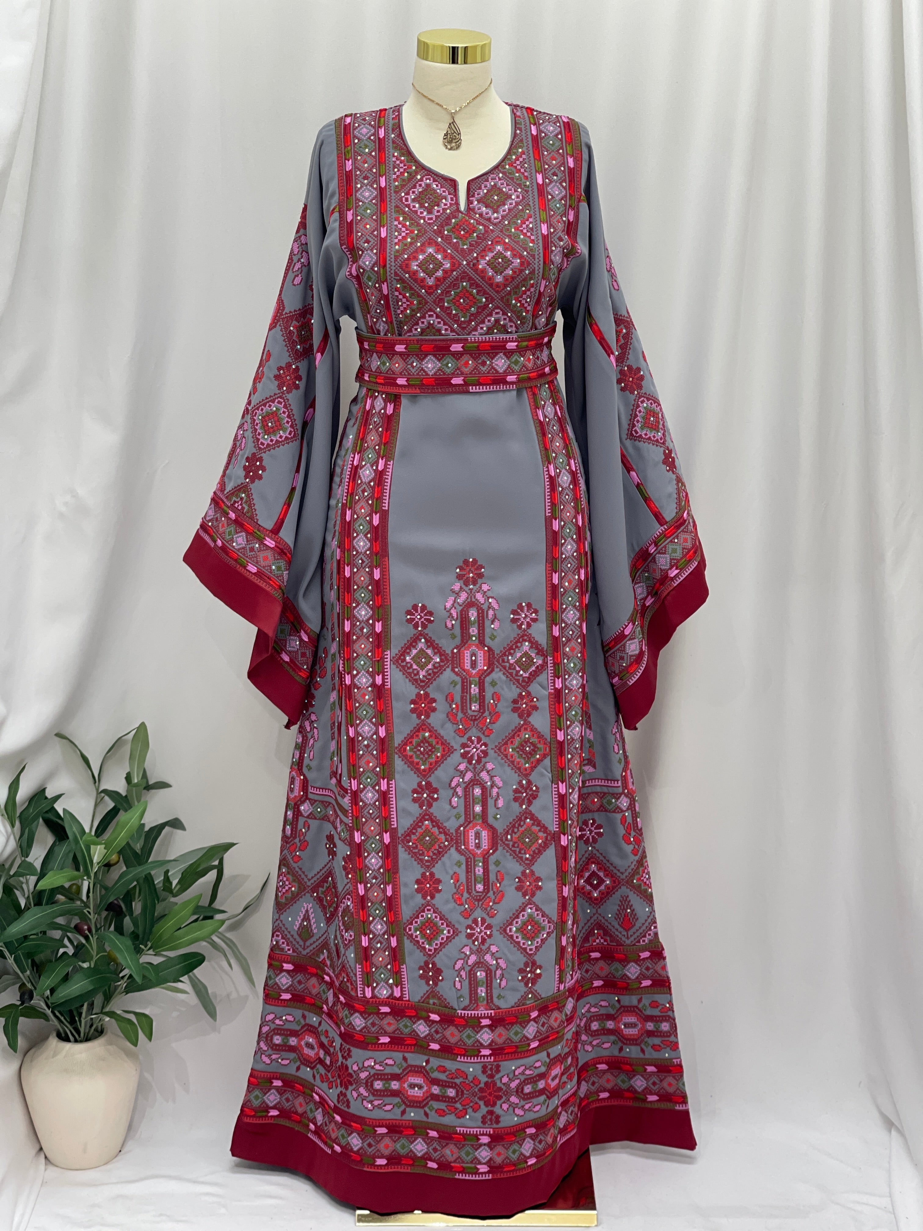 Majdal Elegance Embroidered Thobe