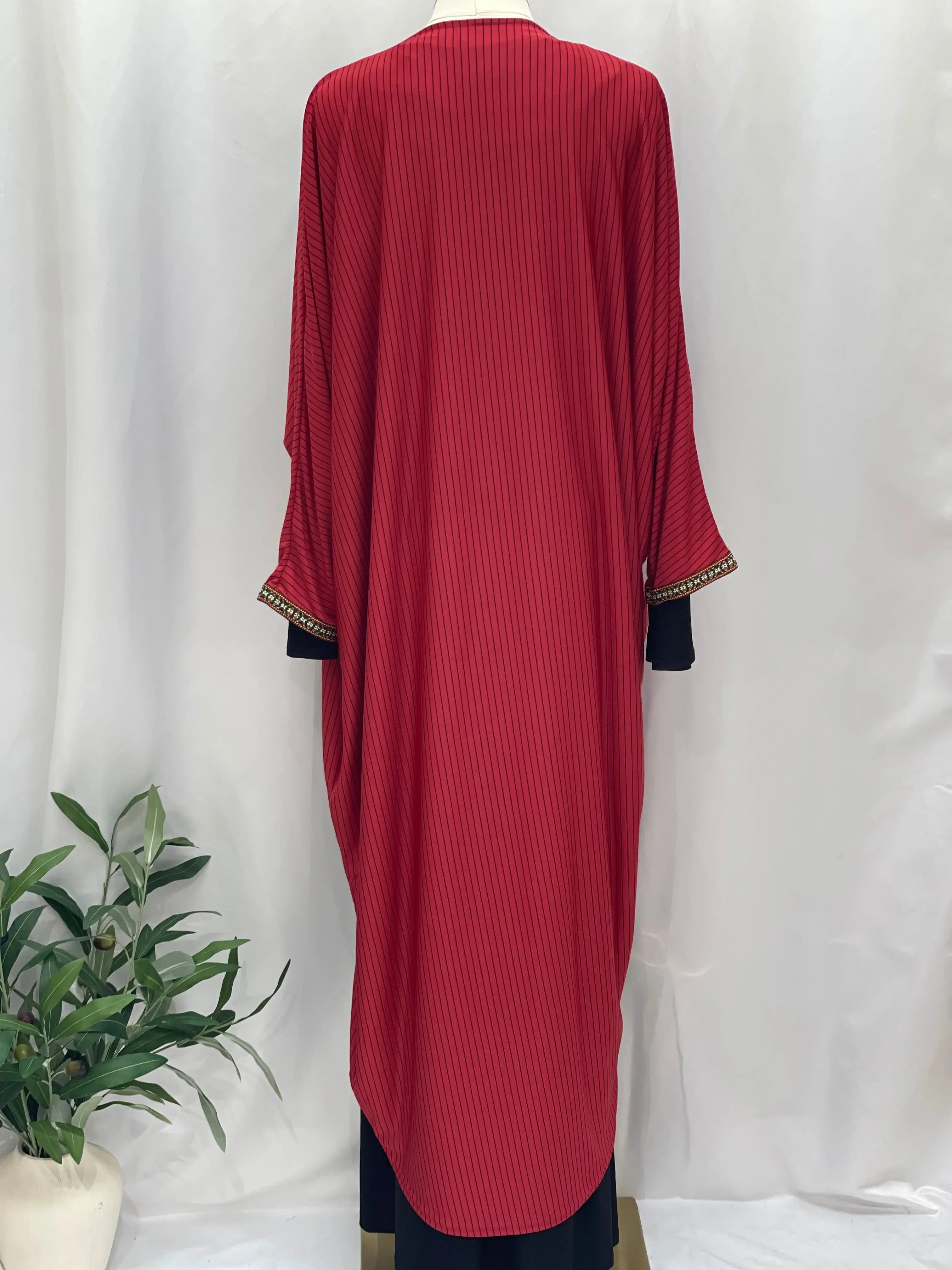 Timeless Sophistication: Jawaher Cardigan Palestinian Elegance