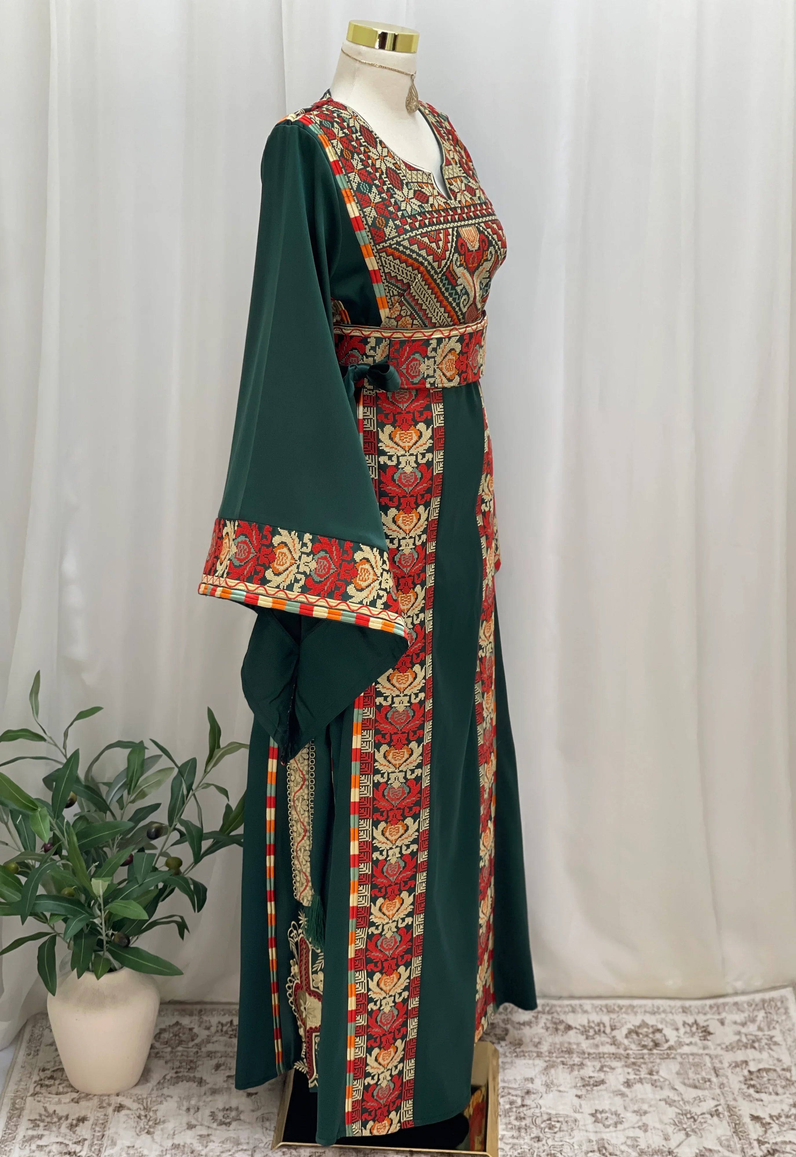 Heritage Legacy Embroidered Thobe