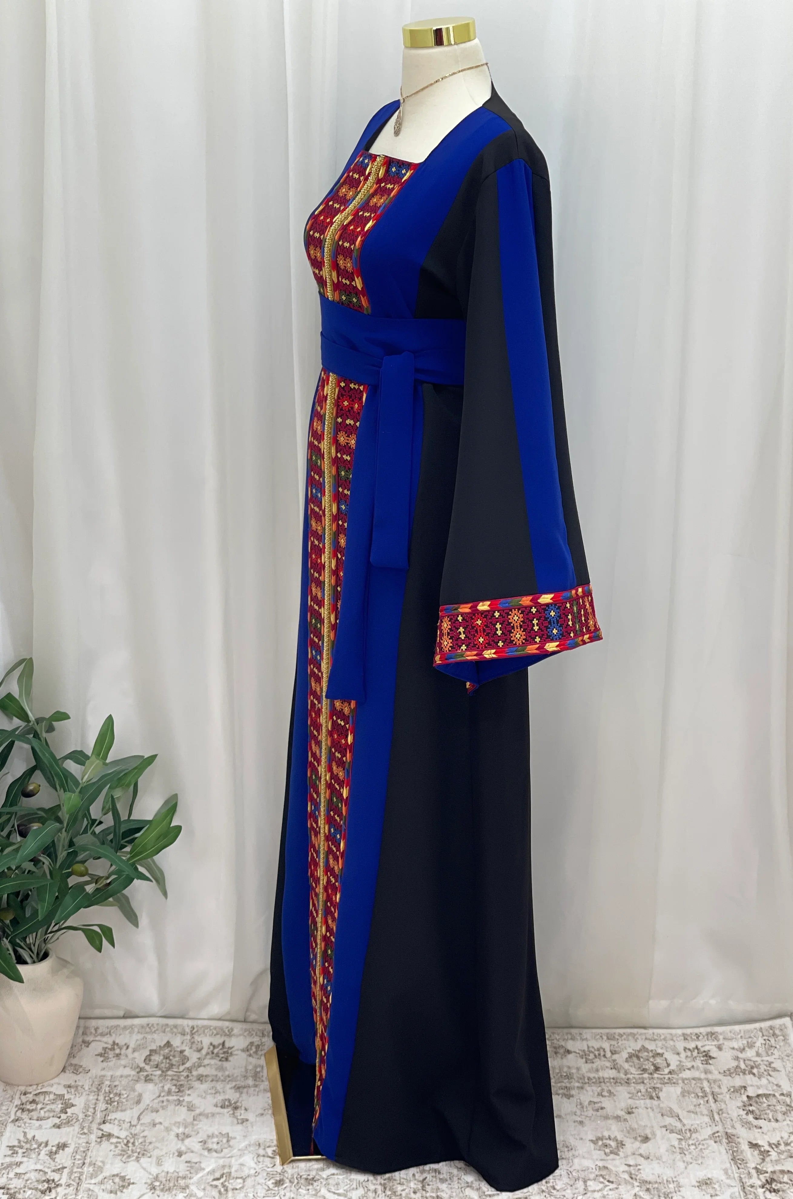 Sella Heritage Elegance Embroidered Thobe