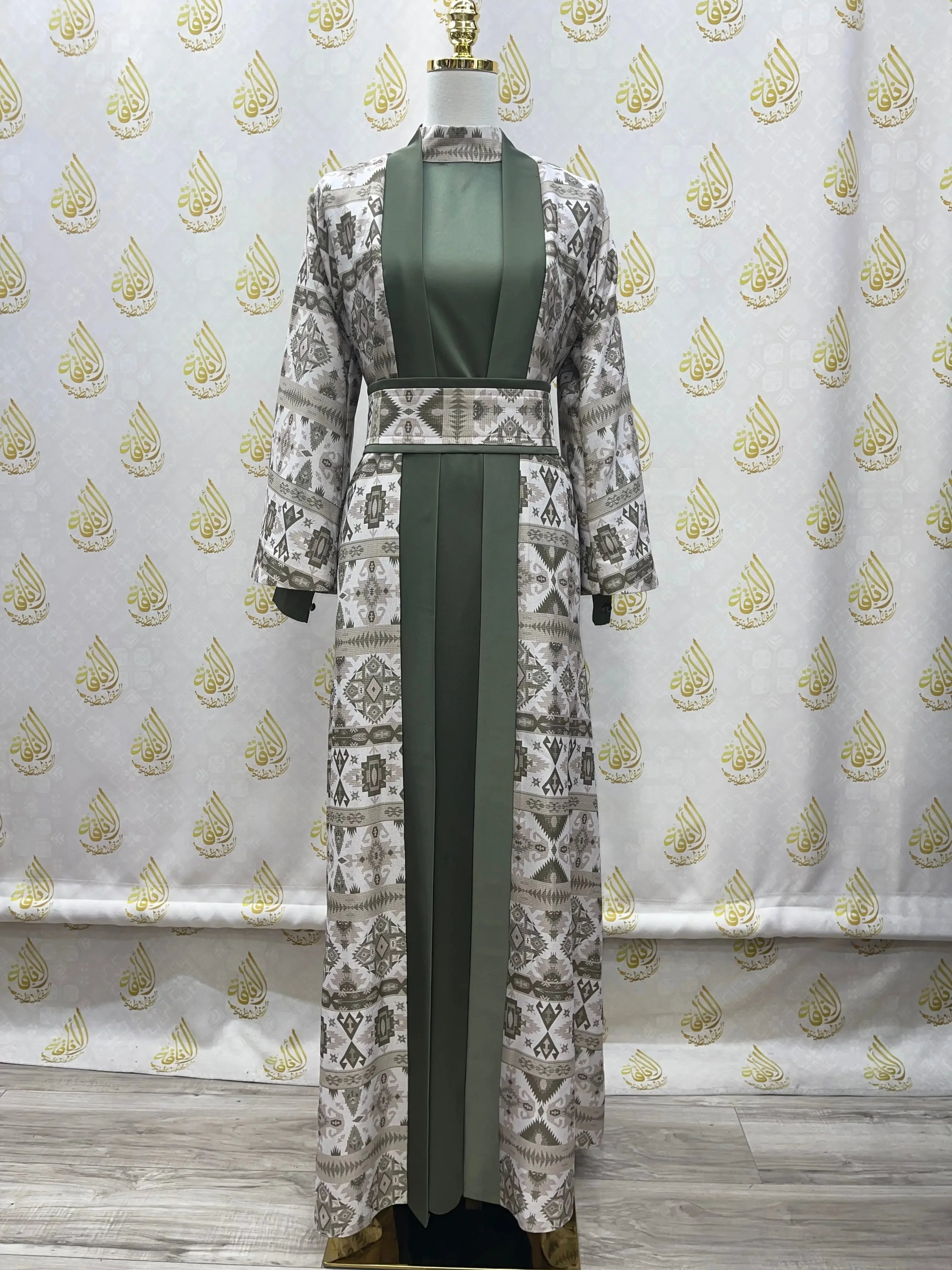 Satin Silk Kaftan: Luxurious Comfort and Elegant Style Palestinian Elegance