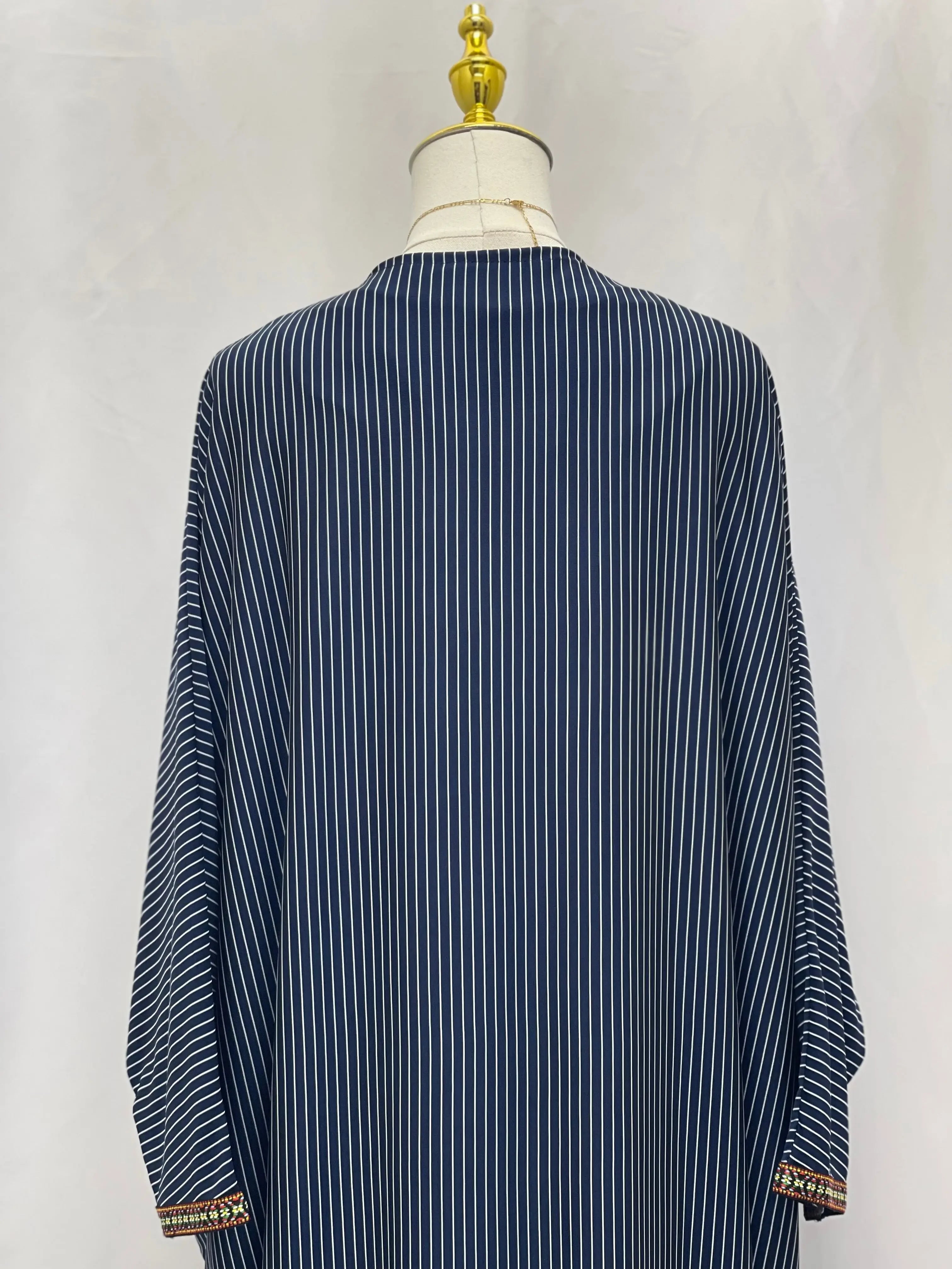 Timeless Sophistication: Jawaher Cardigan Palestinian Elegance