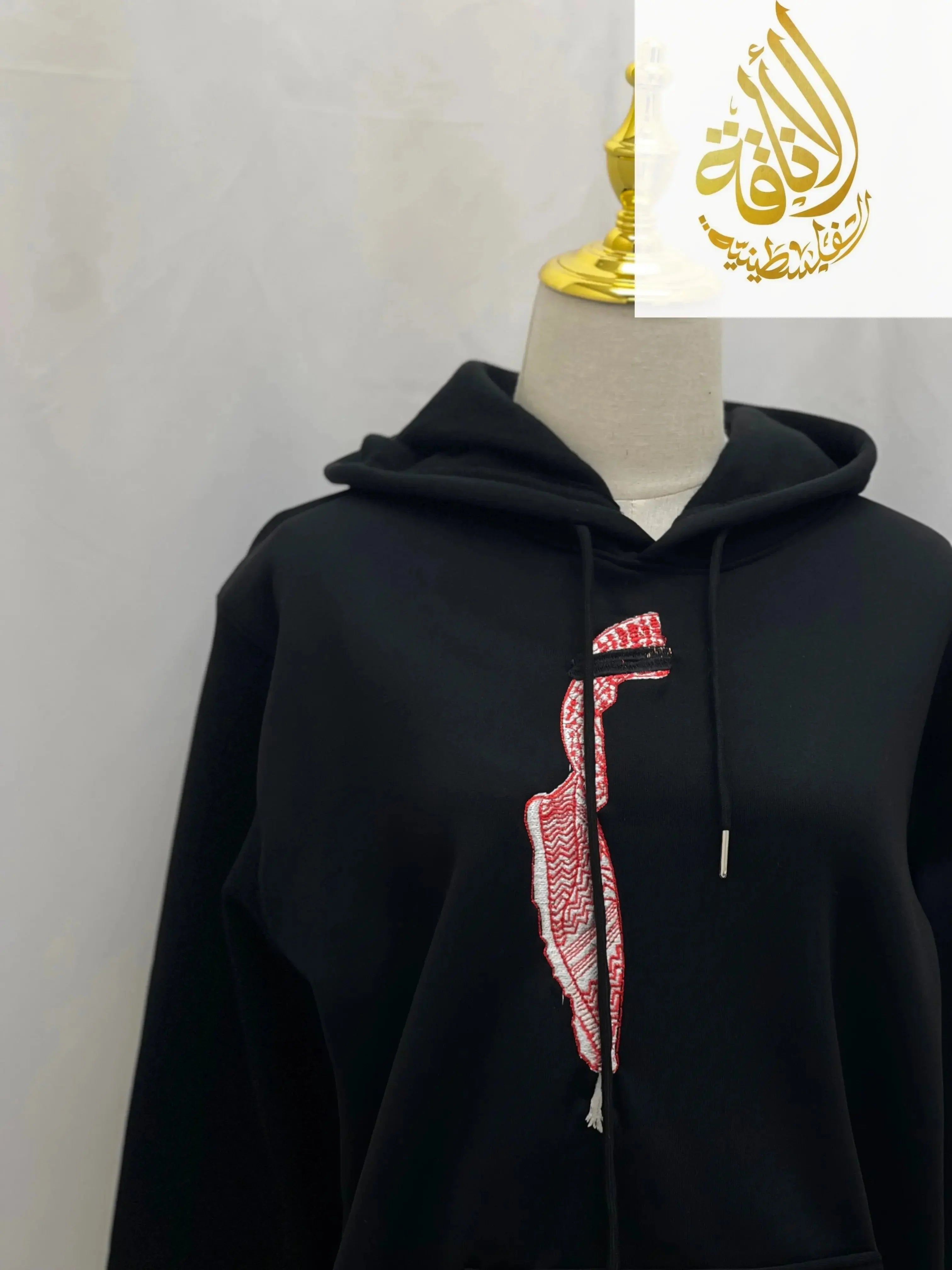 Black Shmagh Hoodie - A Fusion of Tradition and Modern Style Palestinian Elegance