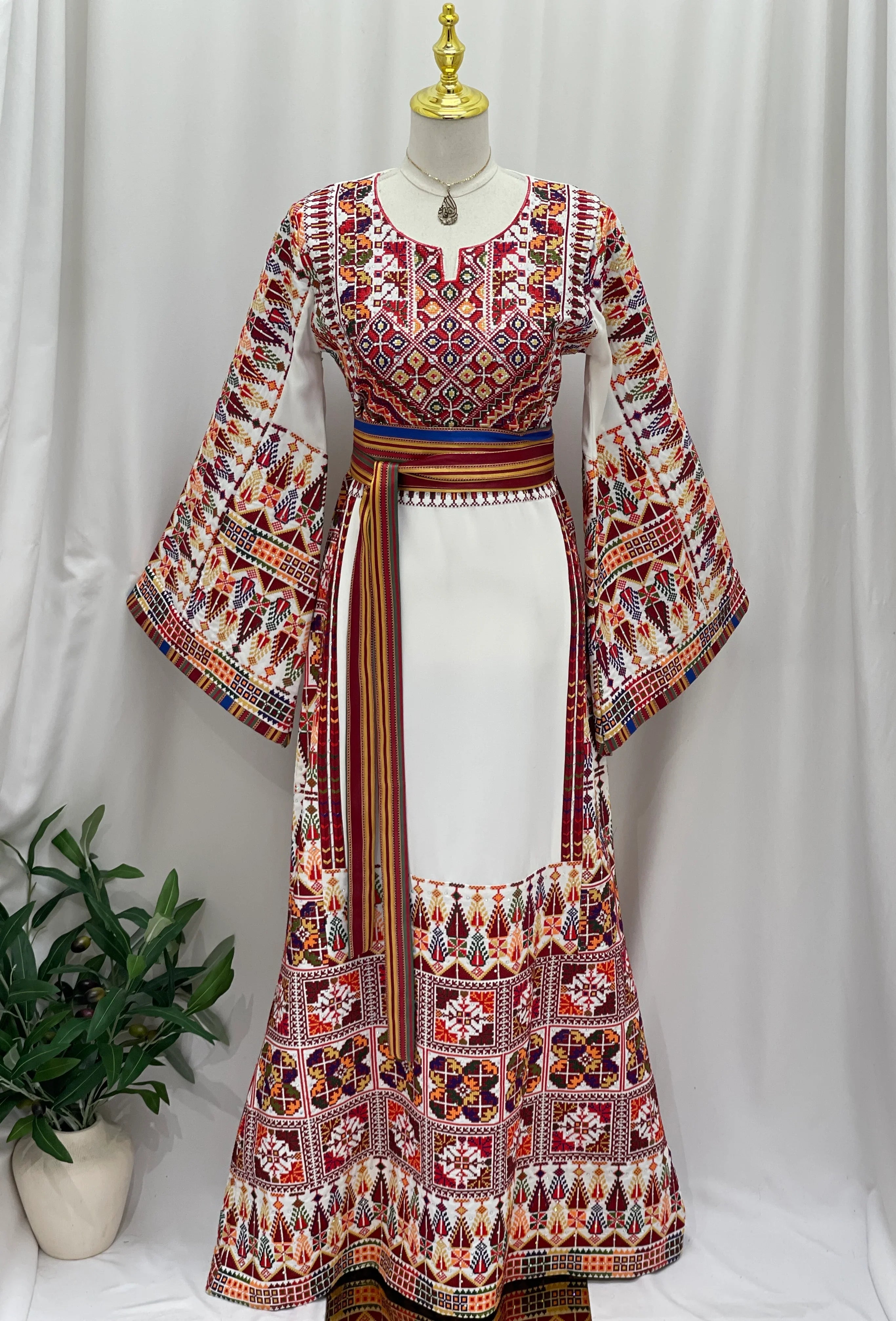 Sahar Heritage Embroidered Thobe