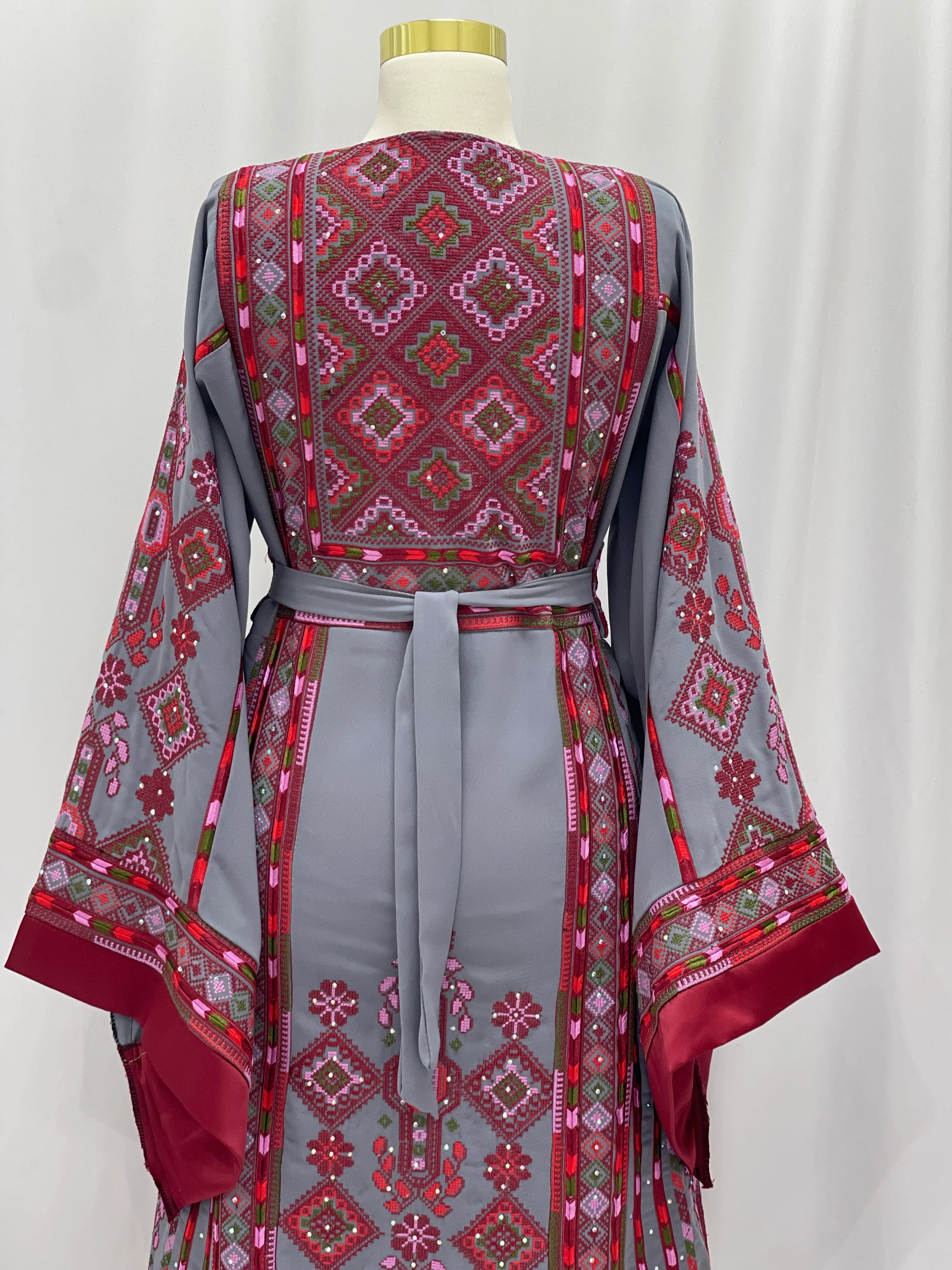 Majdal Elegance Embroidered Thobe