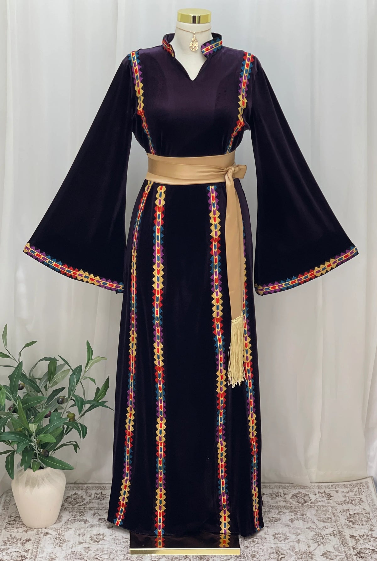 Manajel Grace Velvet Thobe - Palestinian Elegance