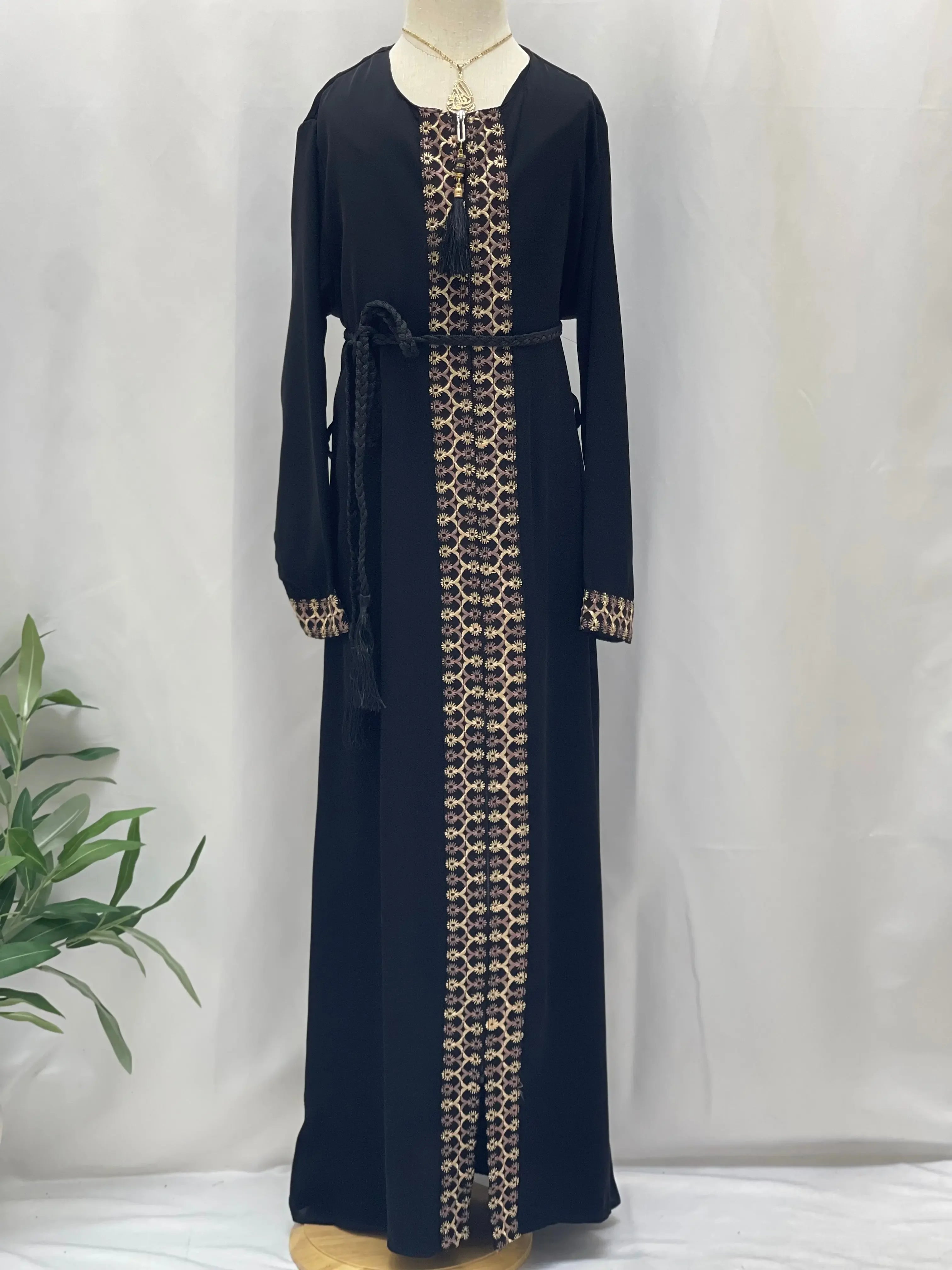 Elegance and Modesty: Princess Ramadan Abaya Palestinian Elegance