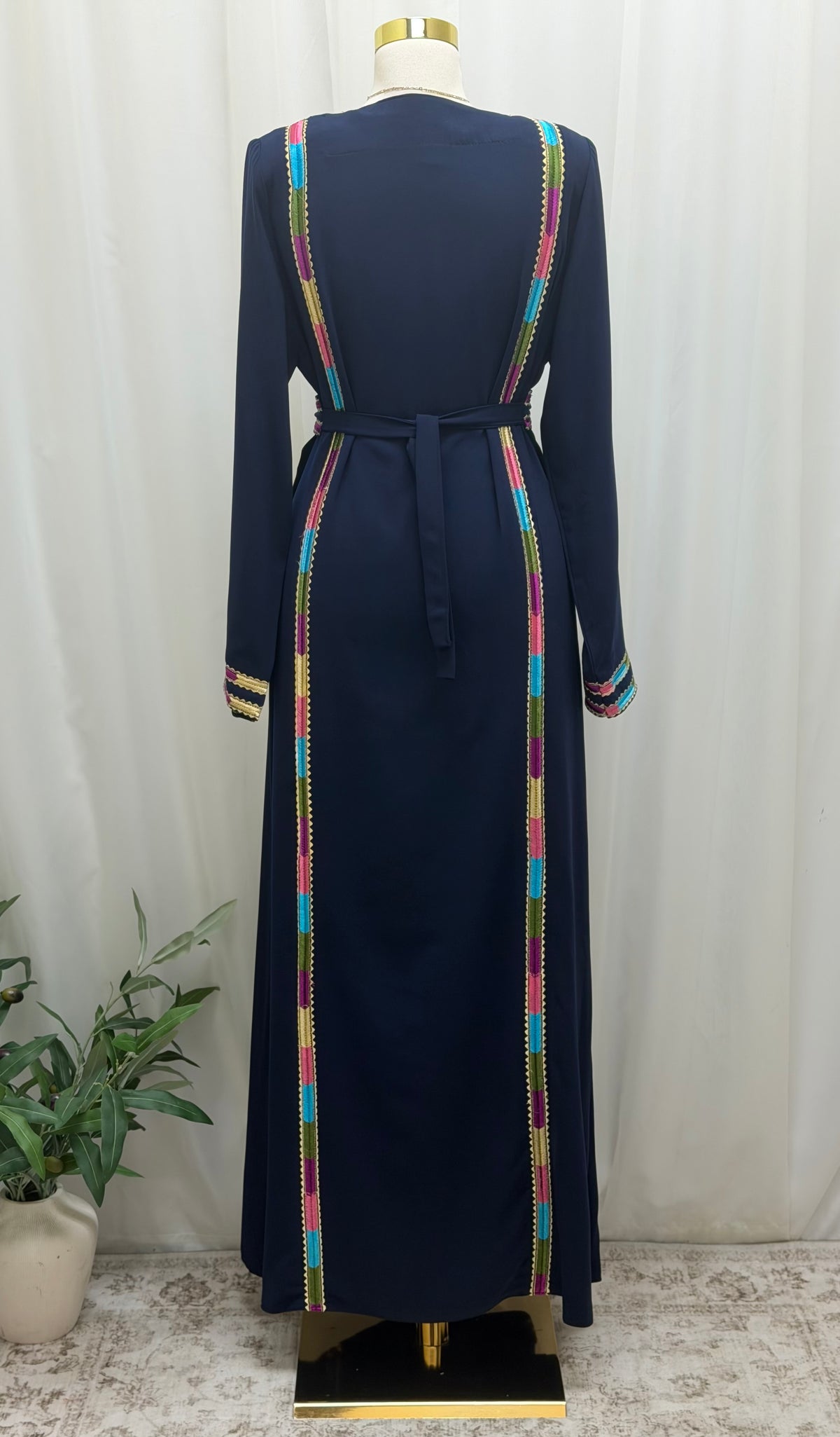 Suad – Simple Embroidered Palestinian Thoub