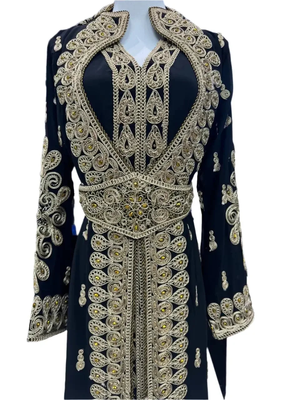 Indulge in Luxury: Exquisite Kaftan Palestinian Elegance