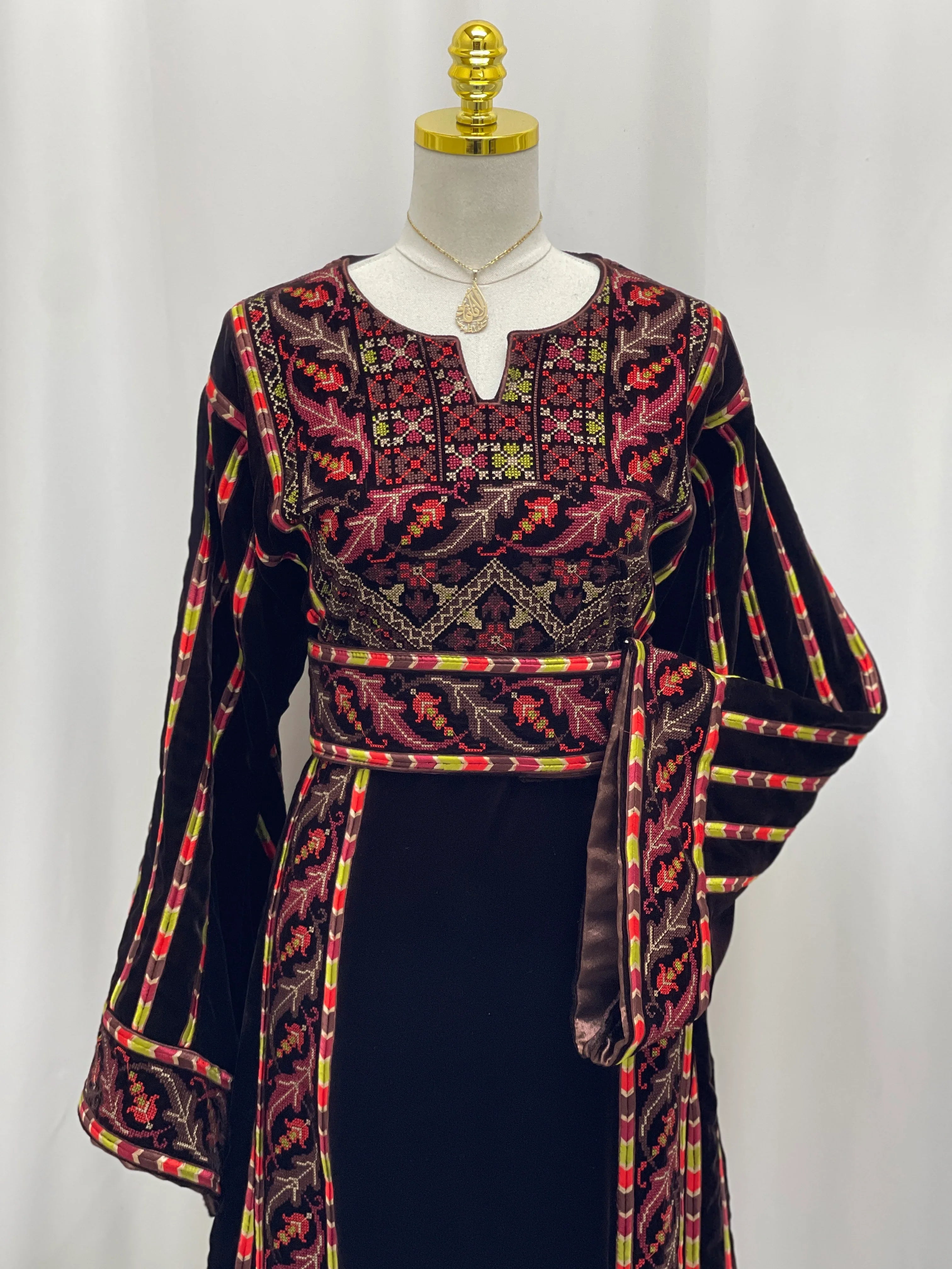 Sultana Embroidered Brown Velvet Thobe