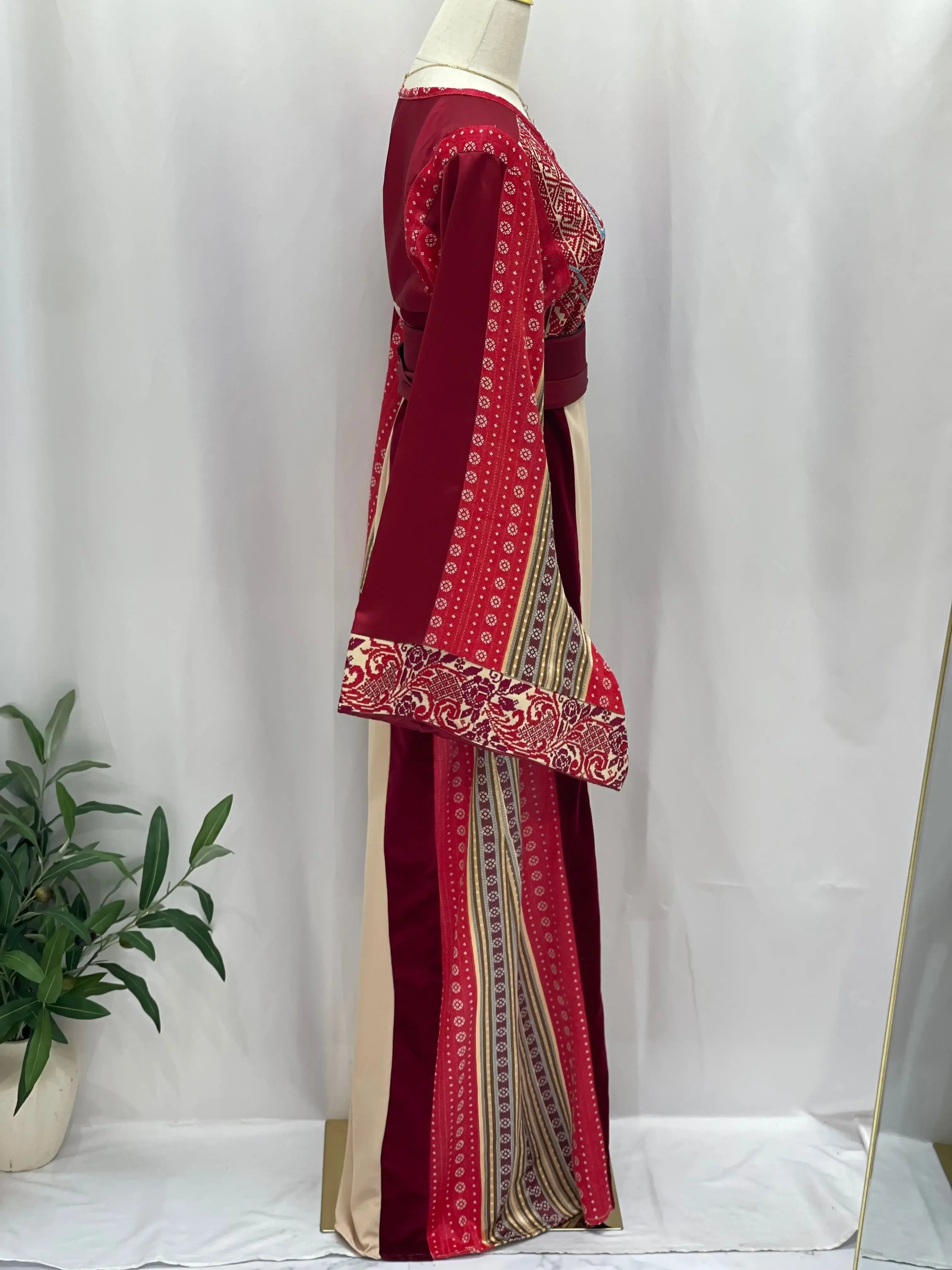 Luxurious Thoub with Saya, Velvet, Safa, and Satin Fabrics Palestinian Elegance