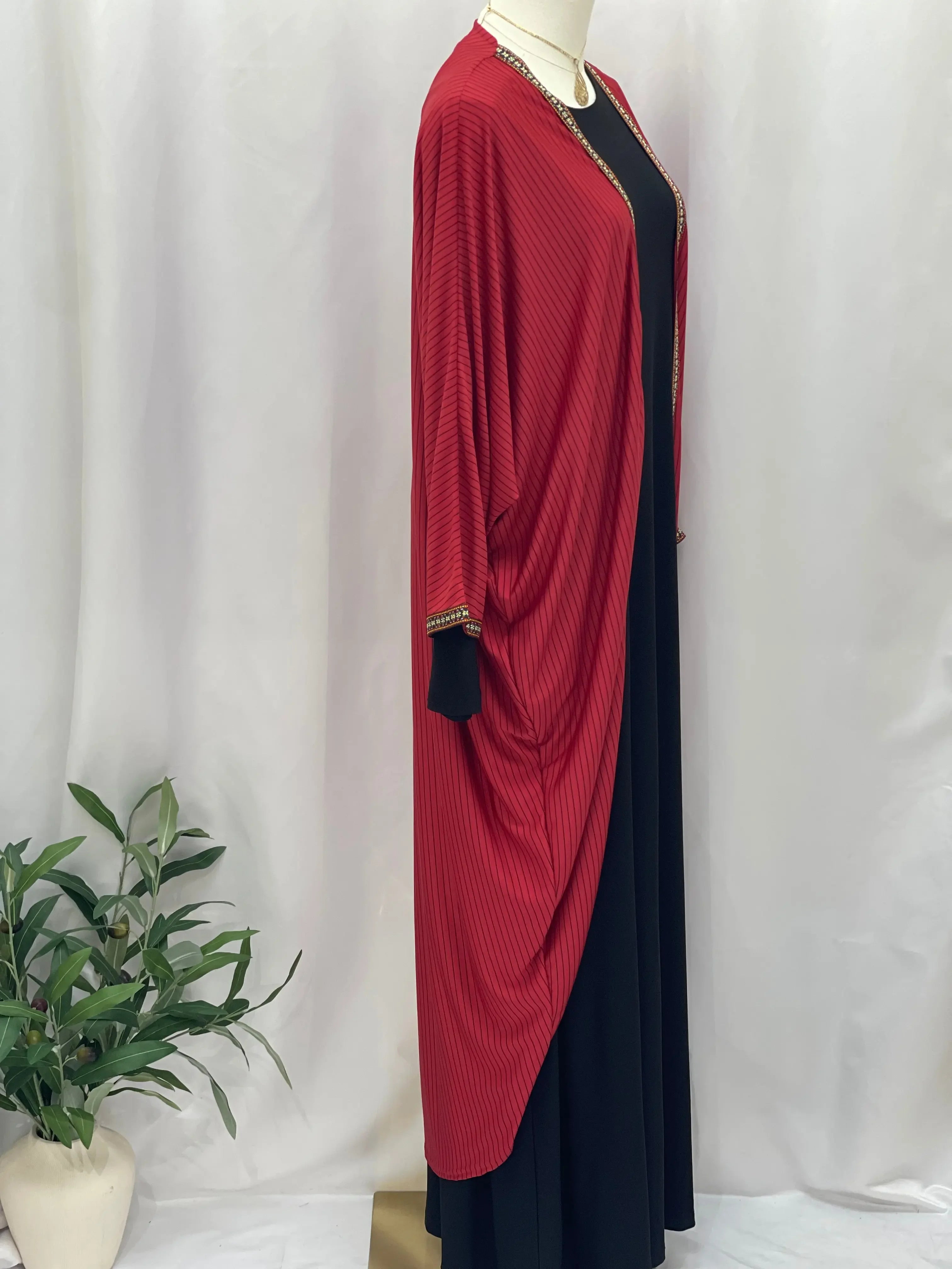 Timeless Sophistication: Jawaher Cardigan Palestinian Elegance