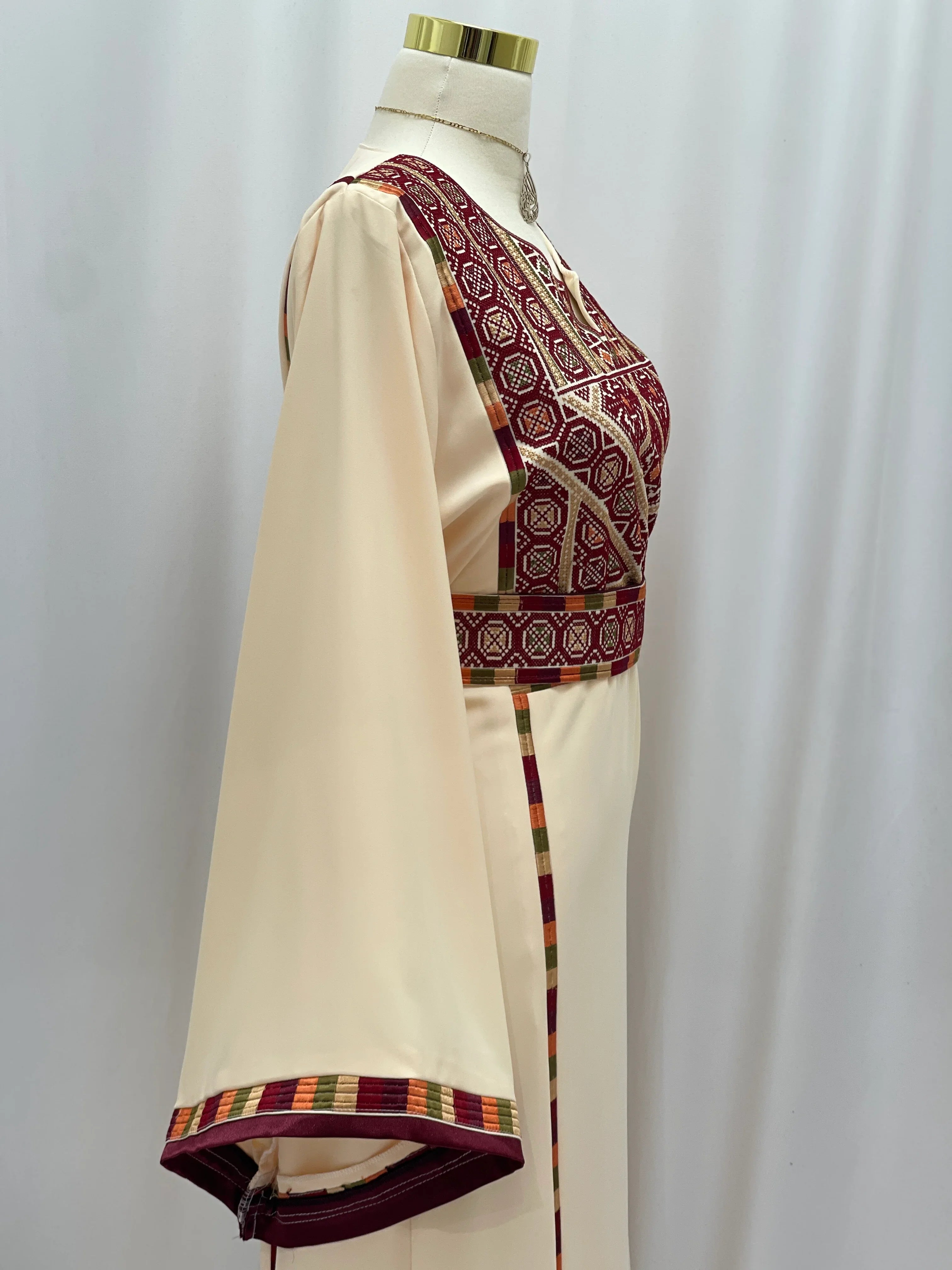 Manajel Embroidered Classic Thobe