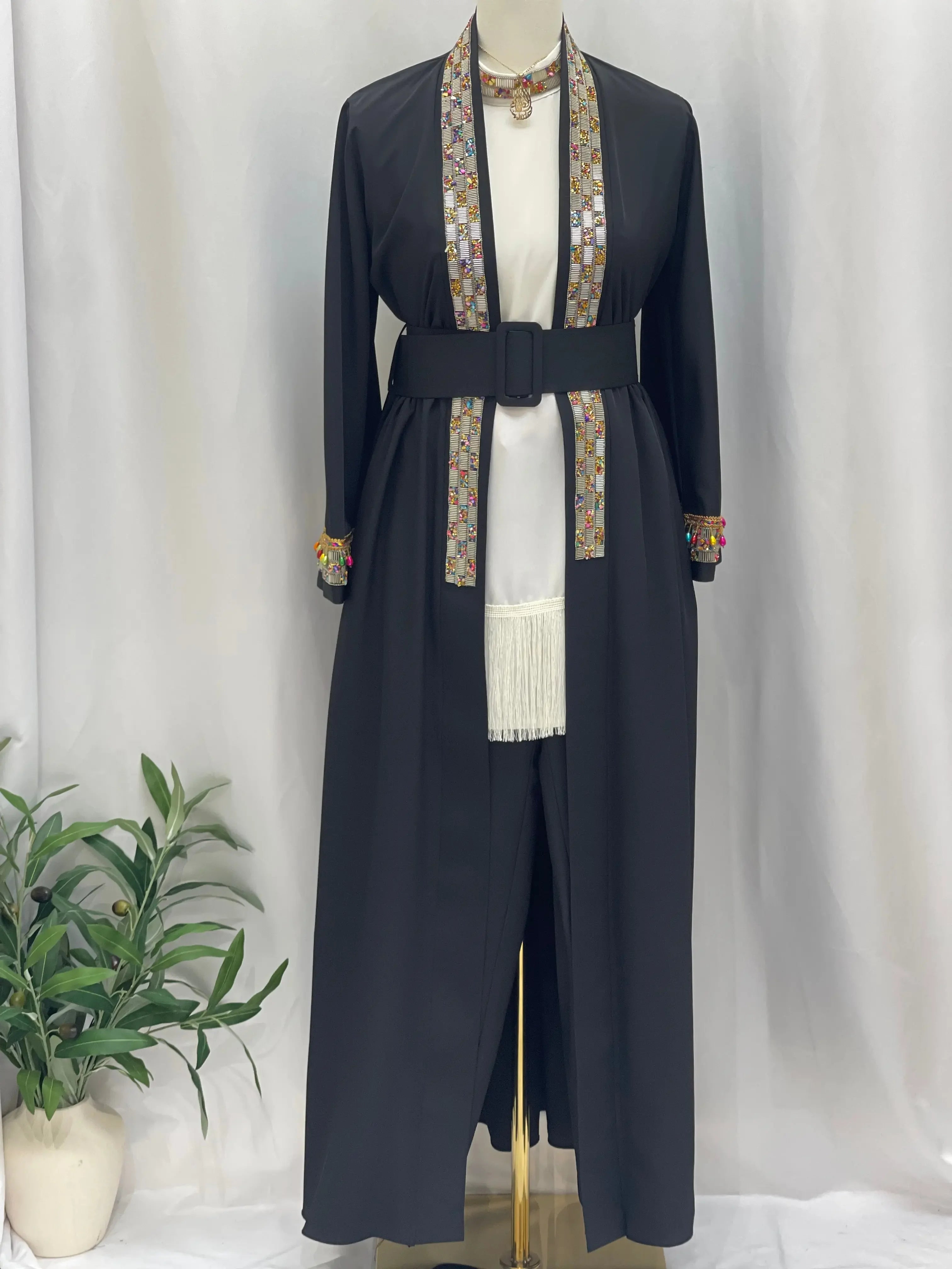 Timeless Elegance: Fancy Modesty Set Palestinian Elegance