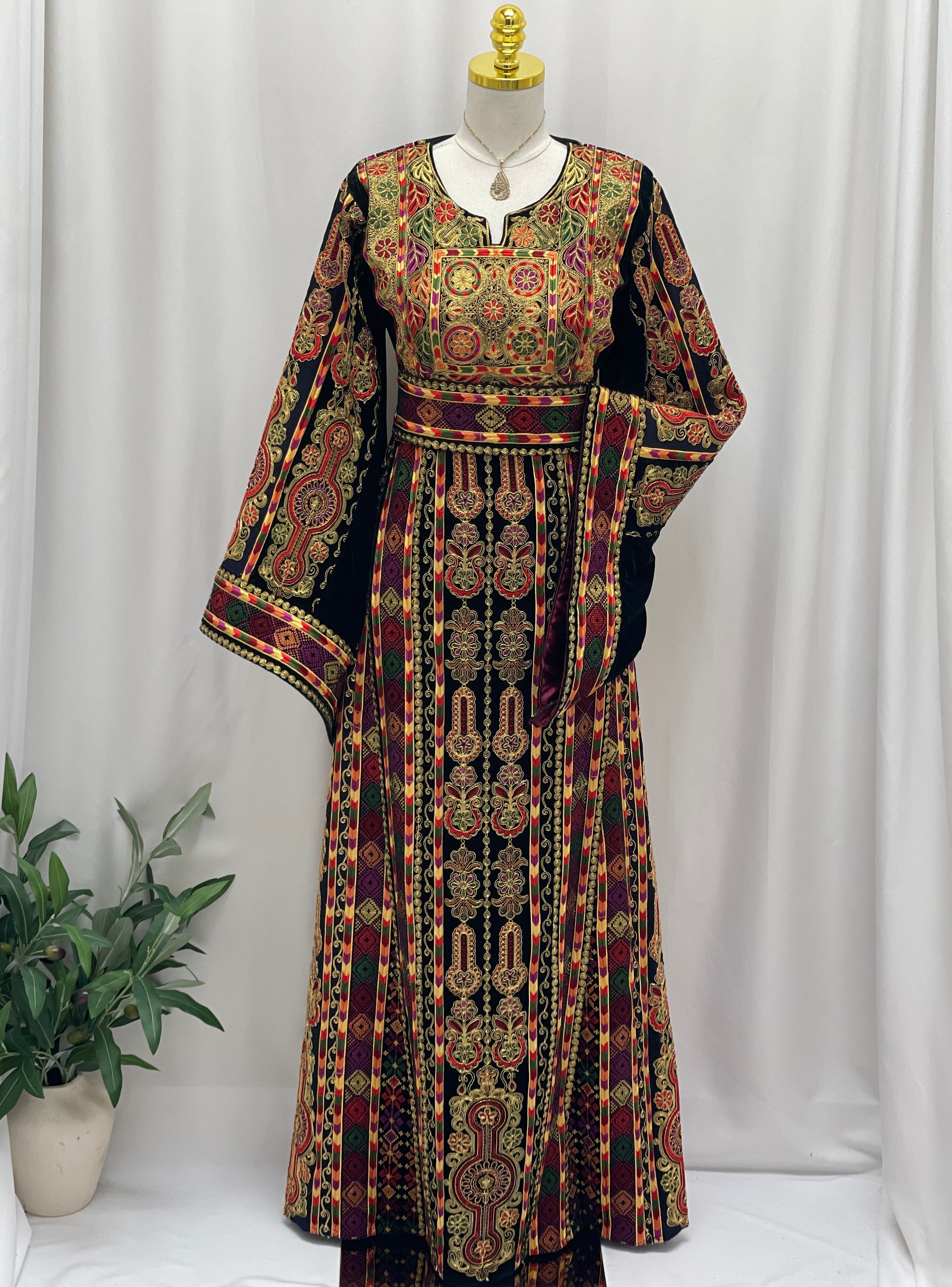 Dark Green Queen Qasab Embroidered Thobe Palestinian Elegance