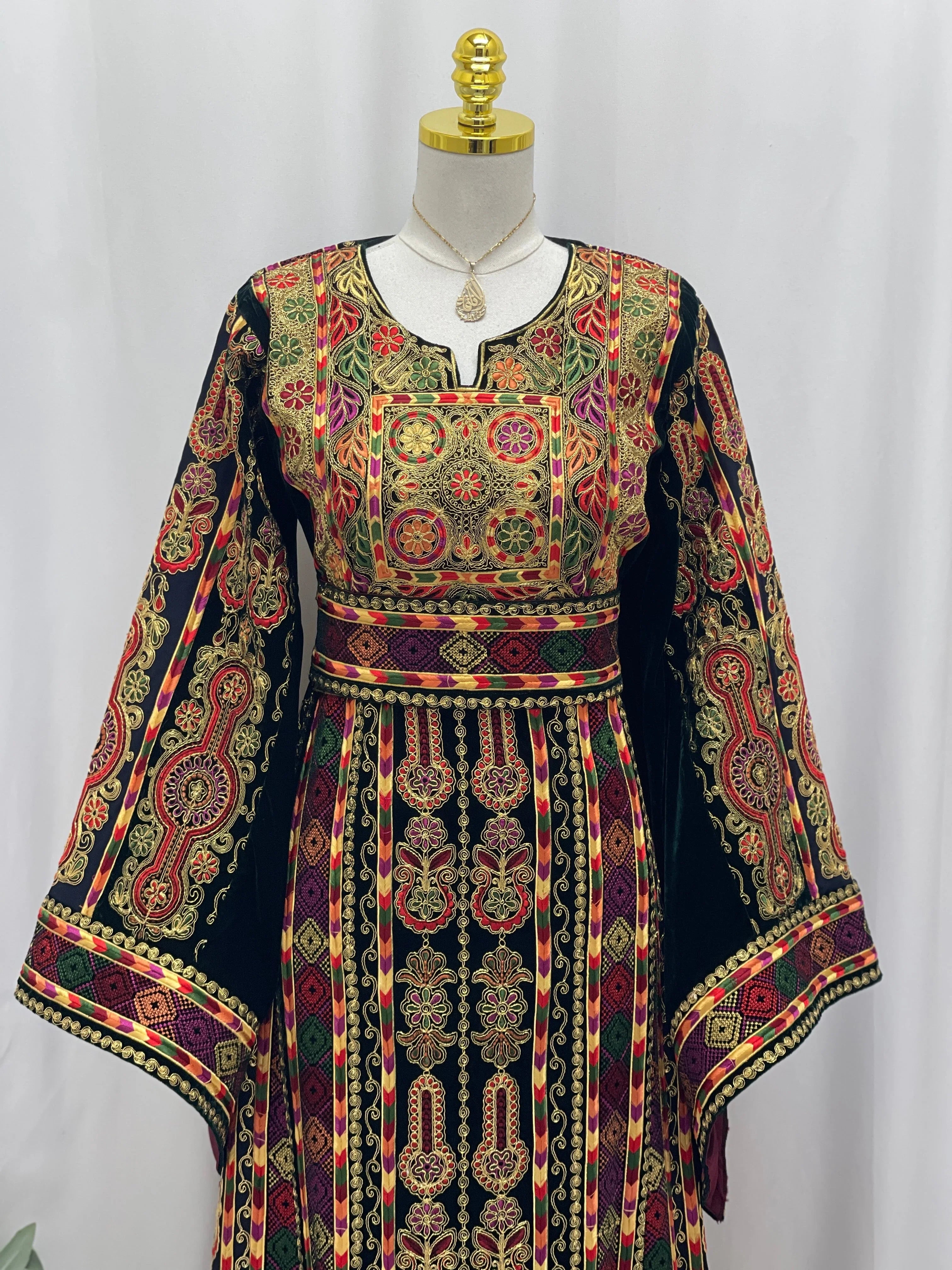 Dark Green Queen Qasab Embroidered Thobe Palestinian Elegance