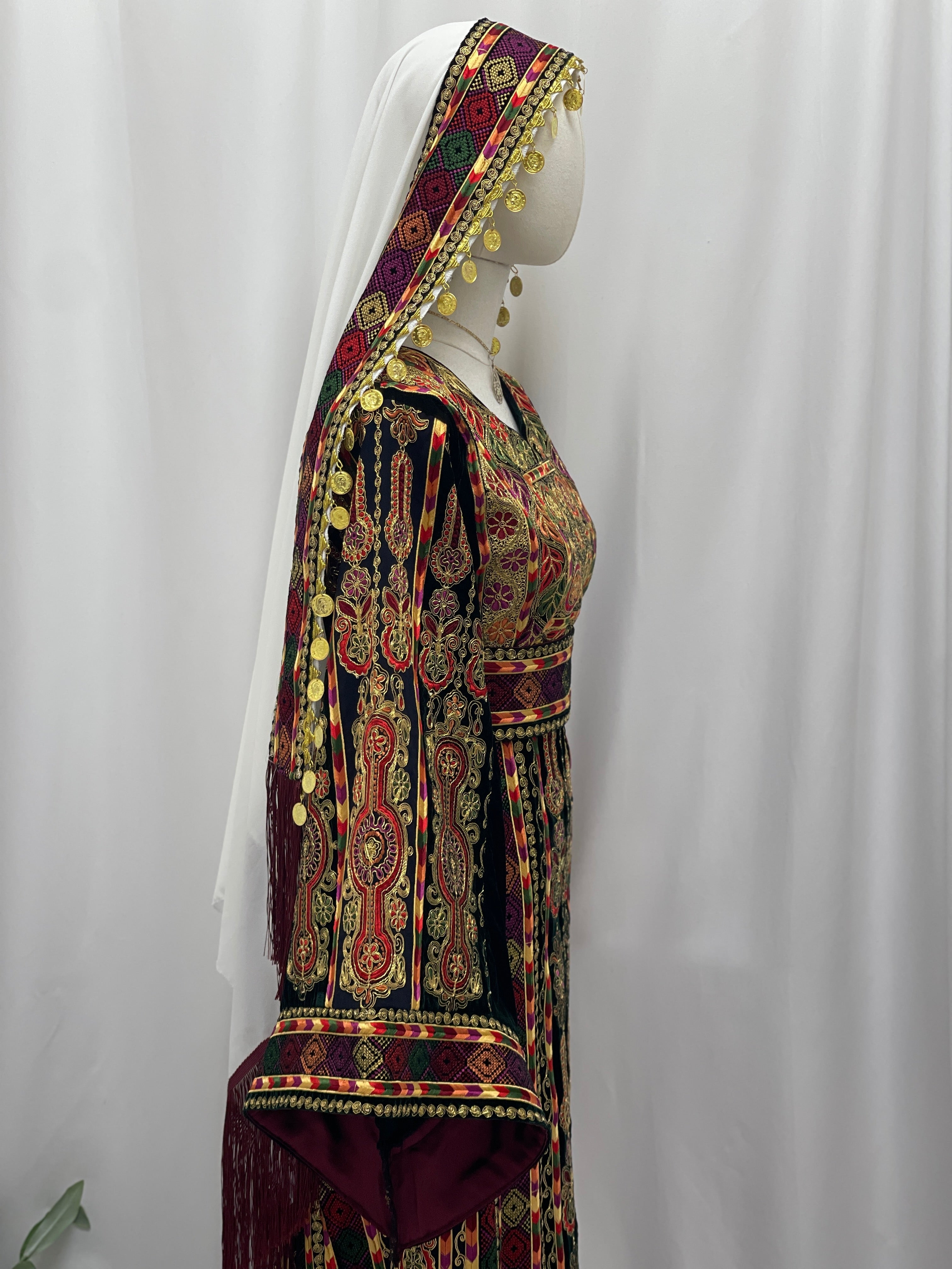 Dark Green Queen Qasab Embroidered Thobe Palestinian Elegance