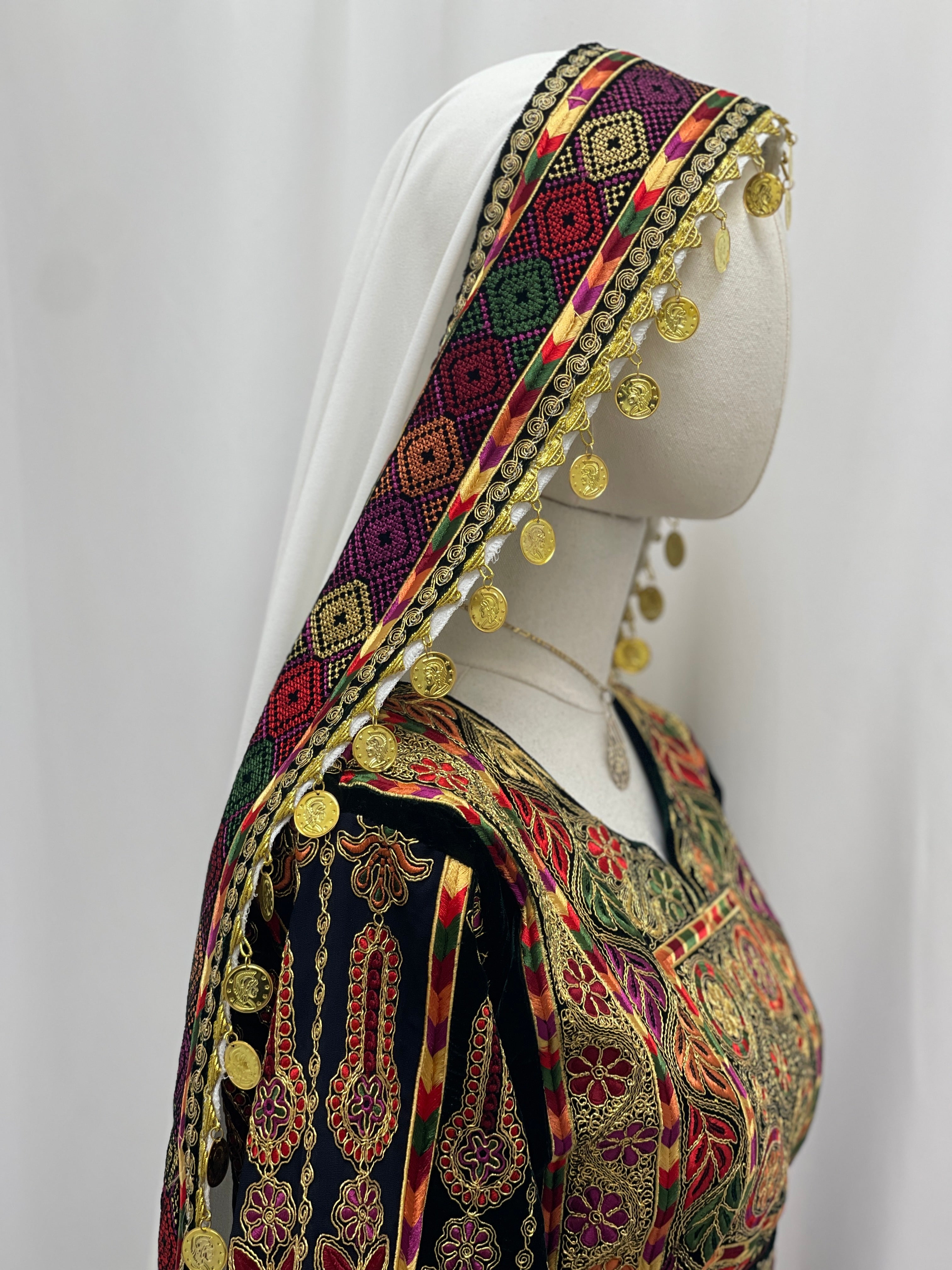 Dark Green Queen Qasab Embroidered Thobe Palestinian Elegance
