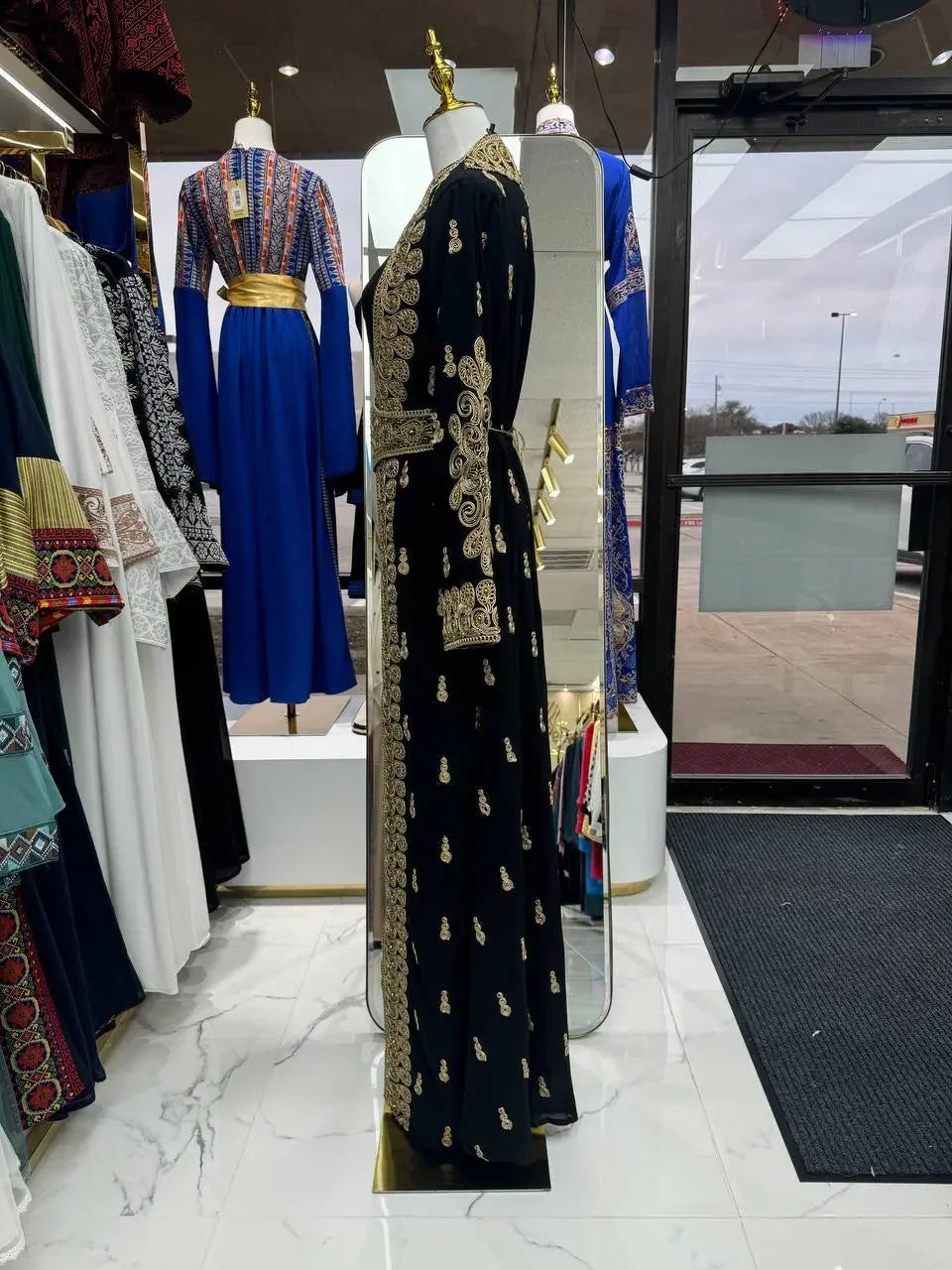 Indulge in Luxury: Exquisite Kaftan Palestinian Elegance