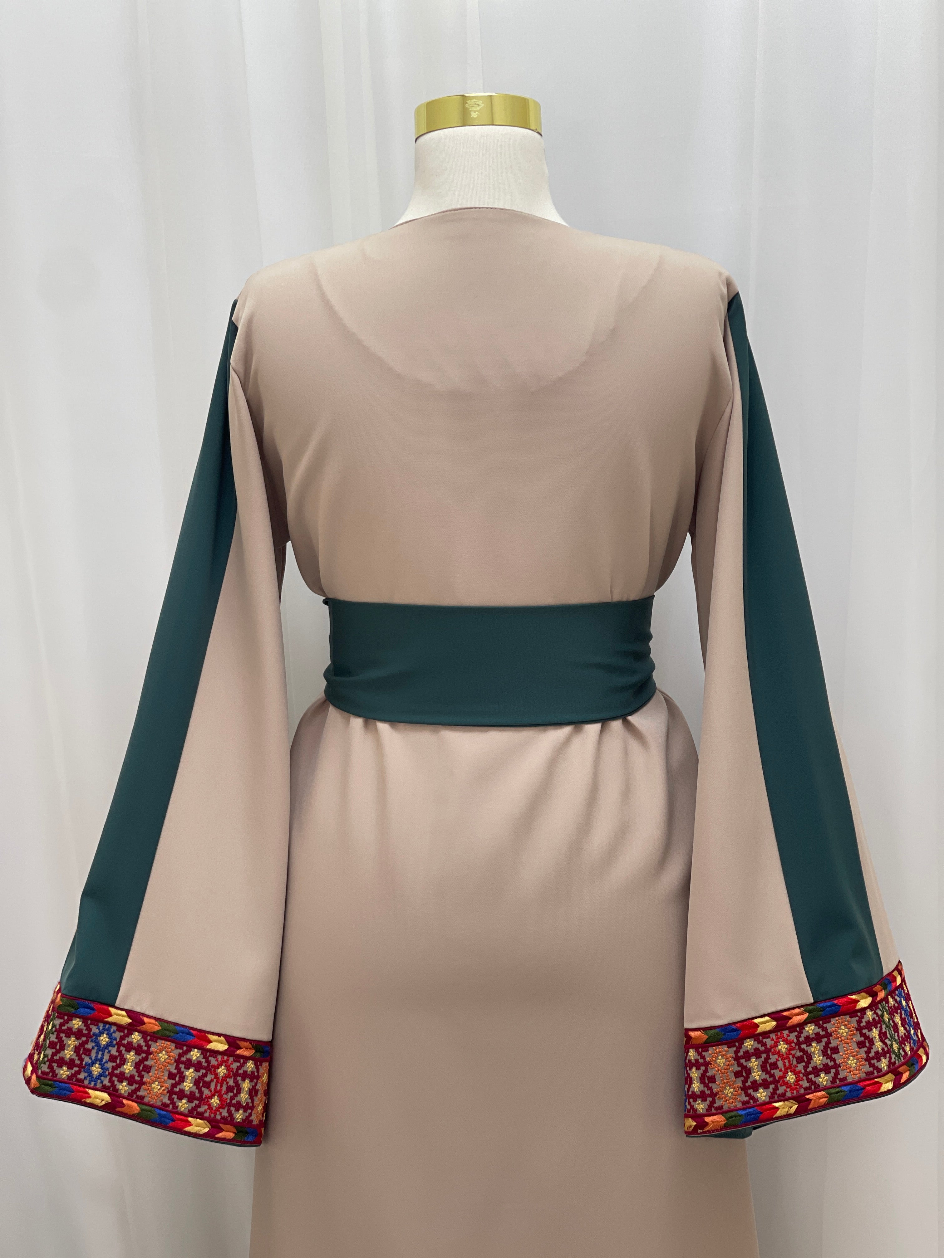 Sella Heritage Elegance Embroidered Thobe - Palestinian Elegance