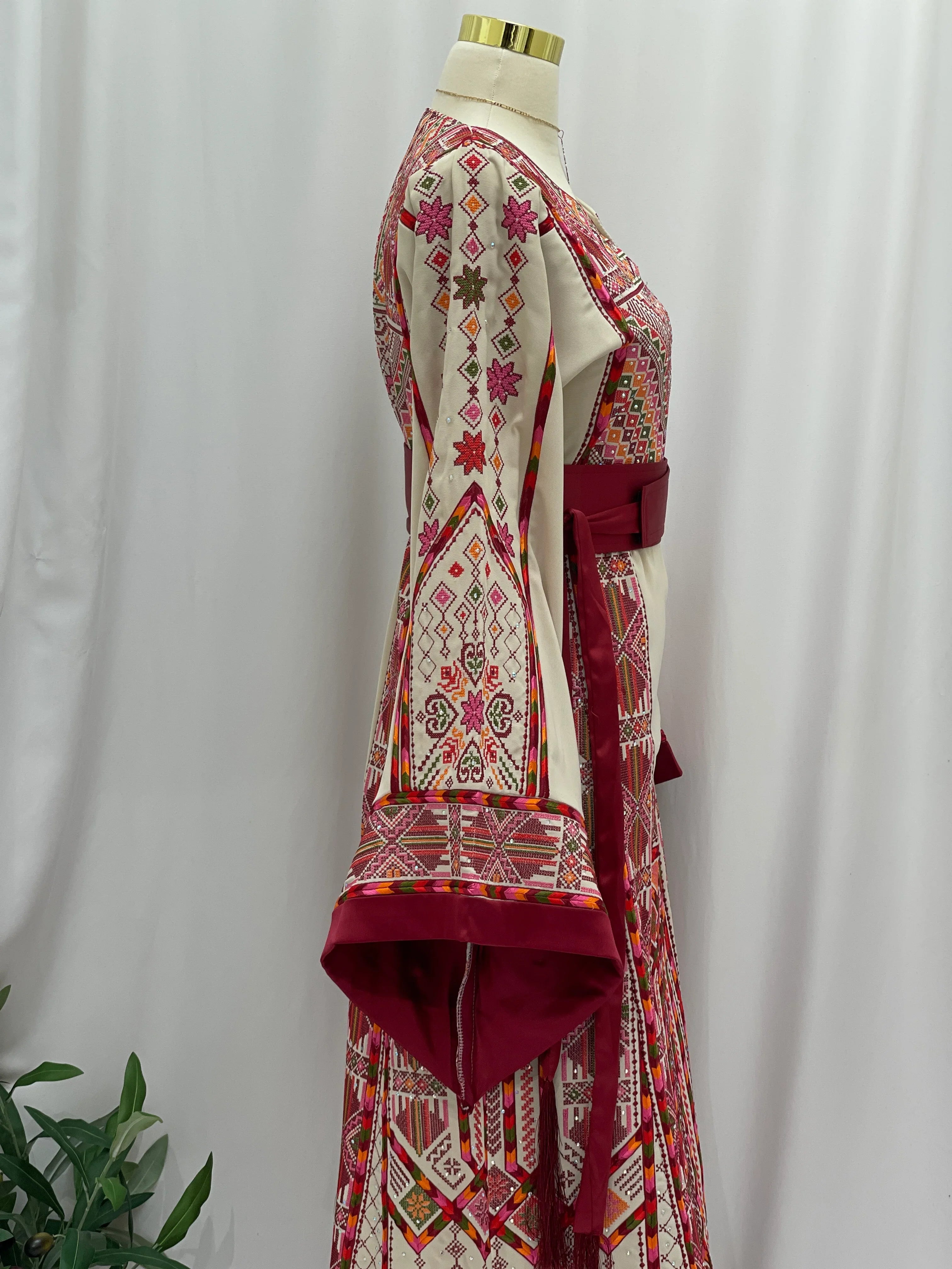 Eliana Embroidered Thobe