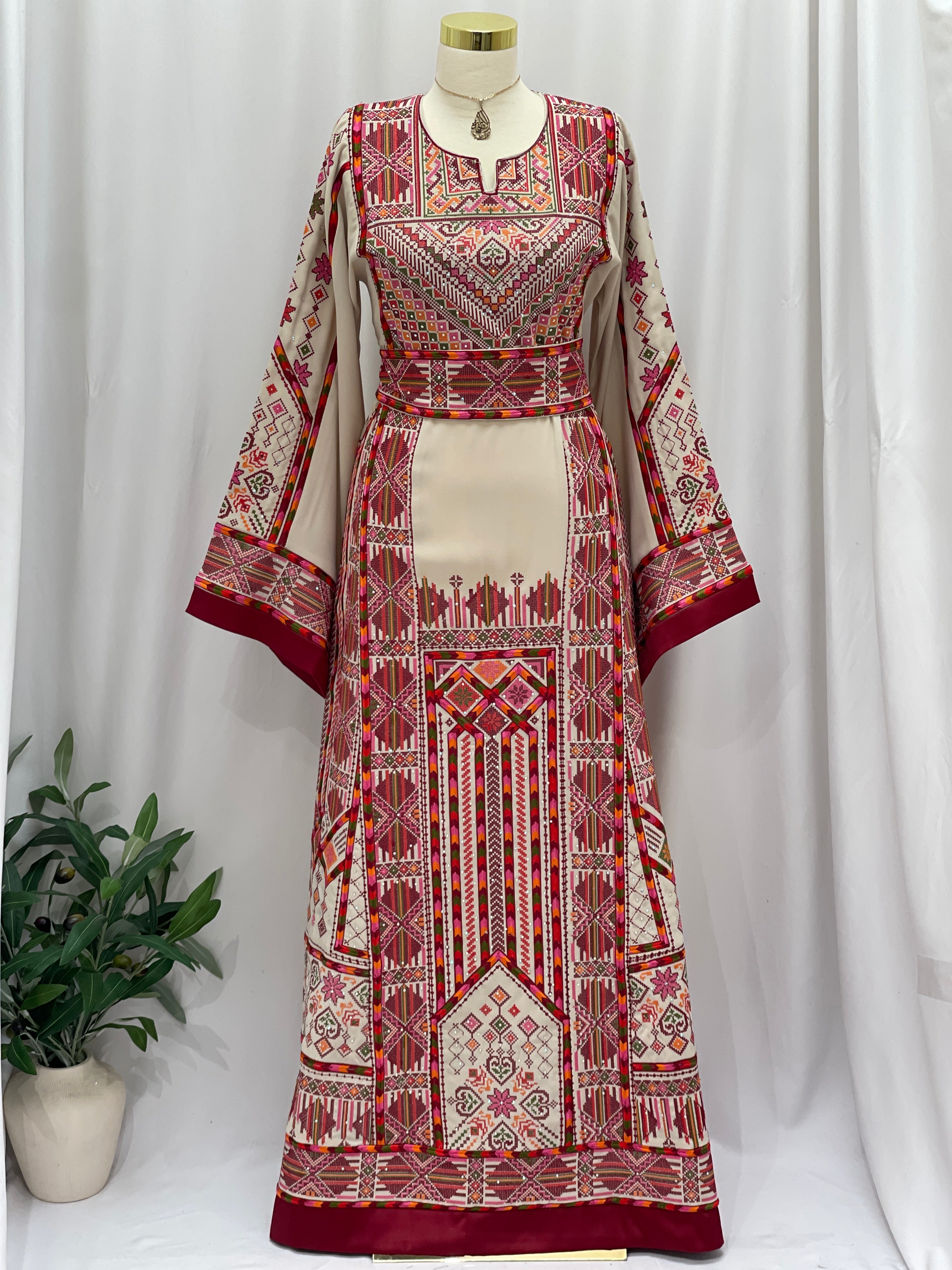 Eliana Embroidered Thobe