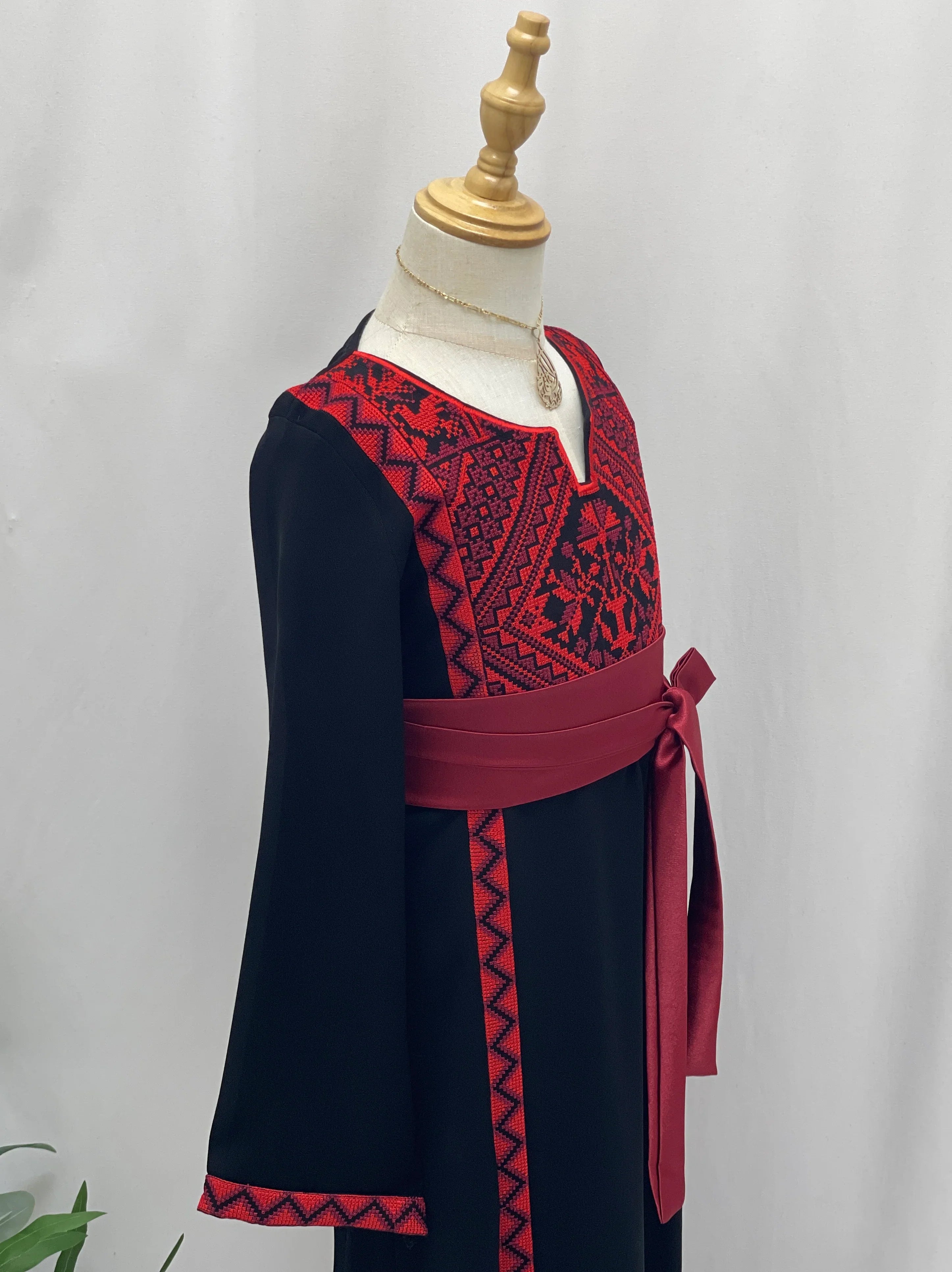 Soft Heritage Embroidered Girls Thobe