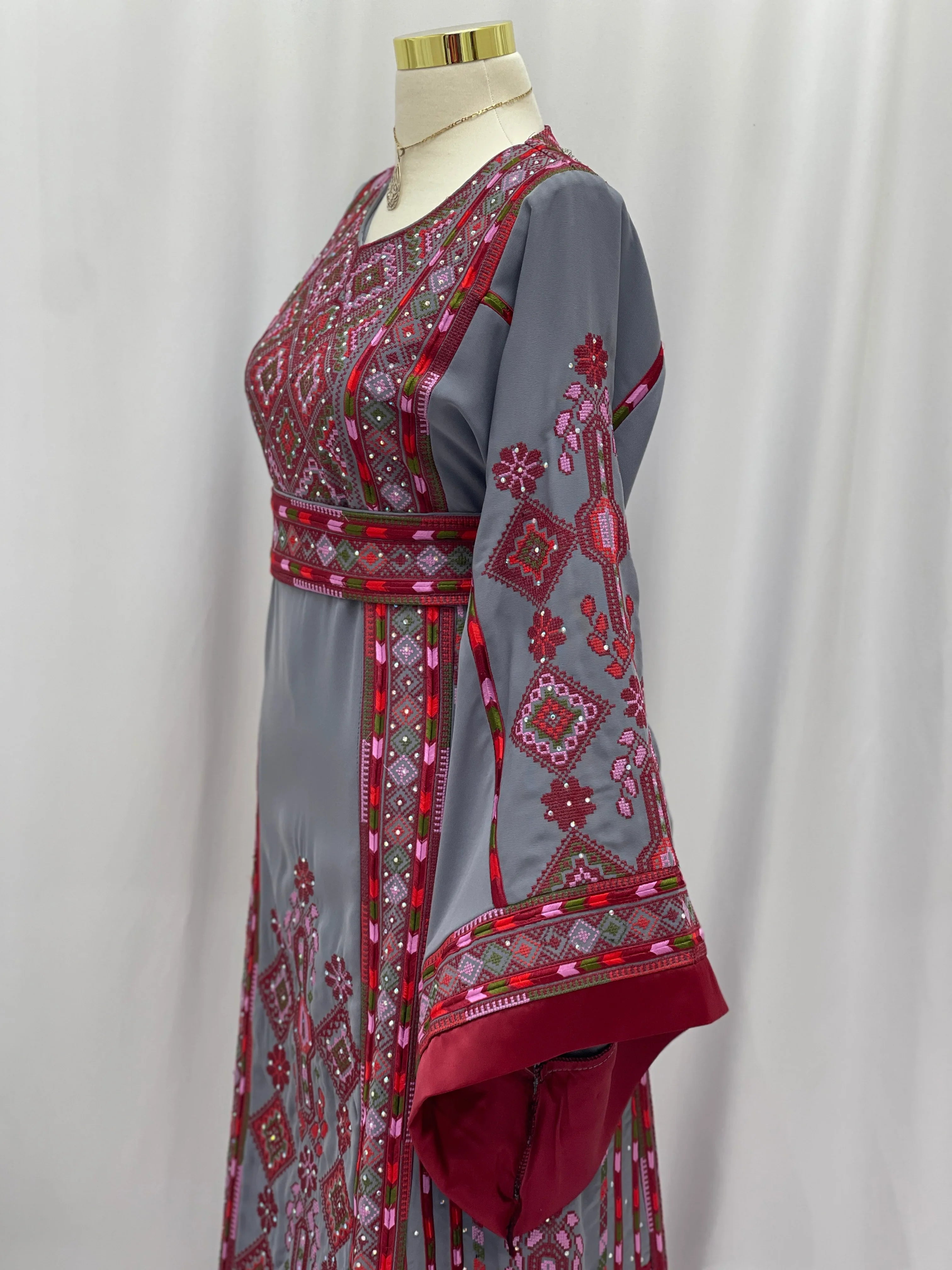 Majdal Elegance Embroidered Thobe