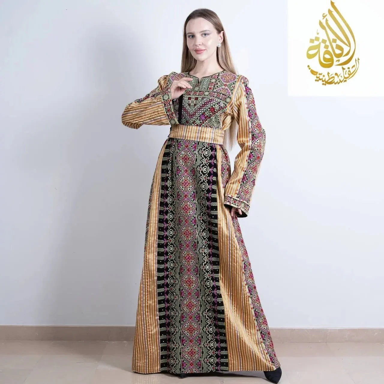 Elegant Embroidered Saya Thoub - Timeless Arabic Fashion Palestinian Elegance