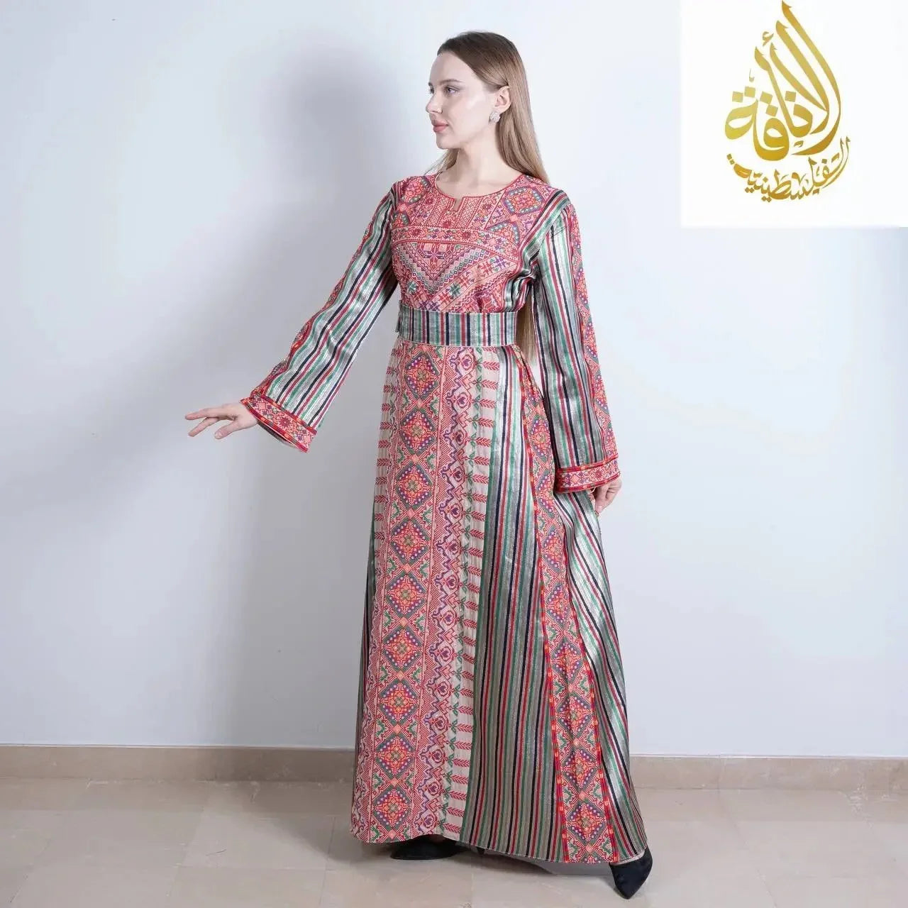 Elegant Embroidered Saya Thoub - Timeless Arabic Fashion Palestinian Elegance