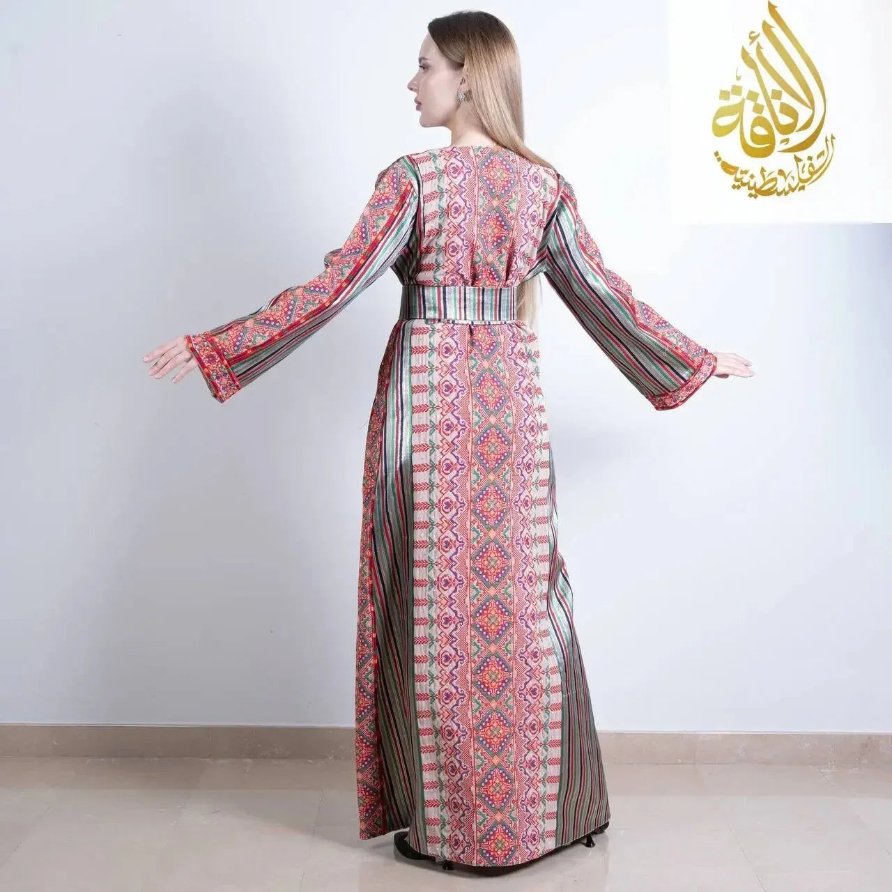 Elegant Embroidered Saya Thoub - Timeless Arabic Fashion Palestinian Elegance