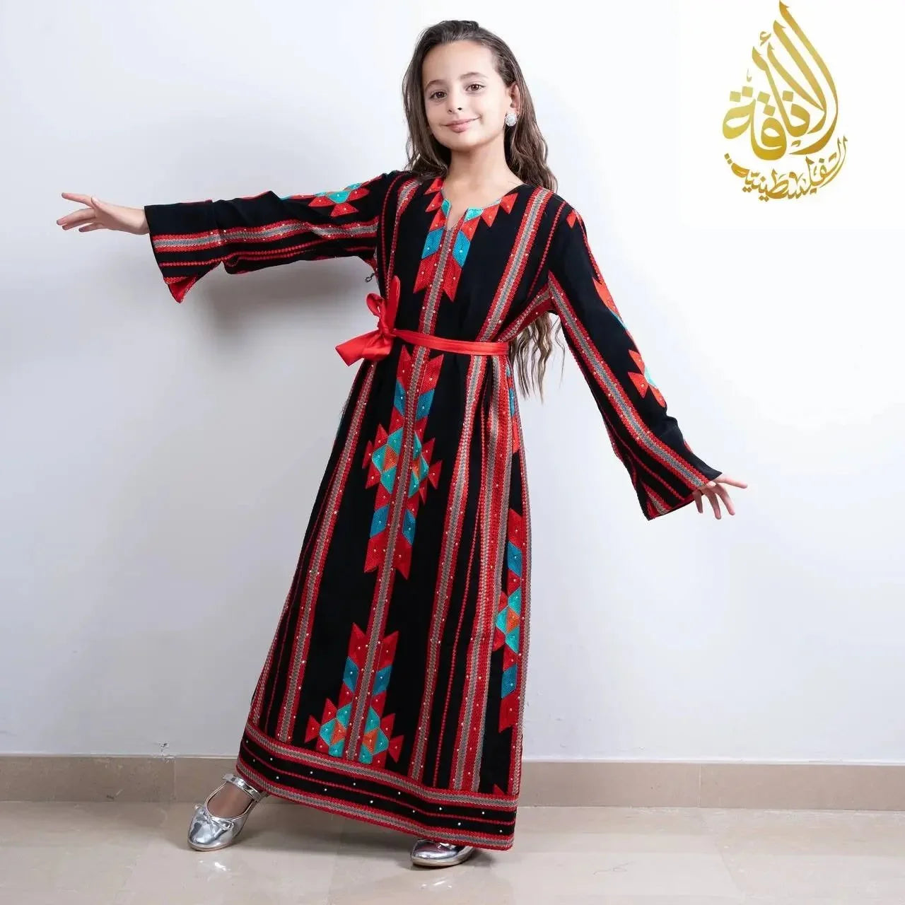 Elegant Girls Ghazal Thoub: Timeless Middle Eastern Fashion Palestinian Elegance