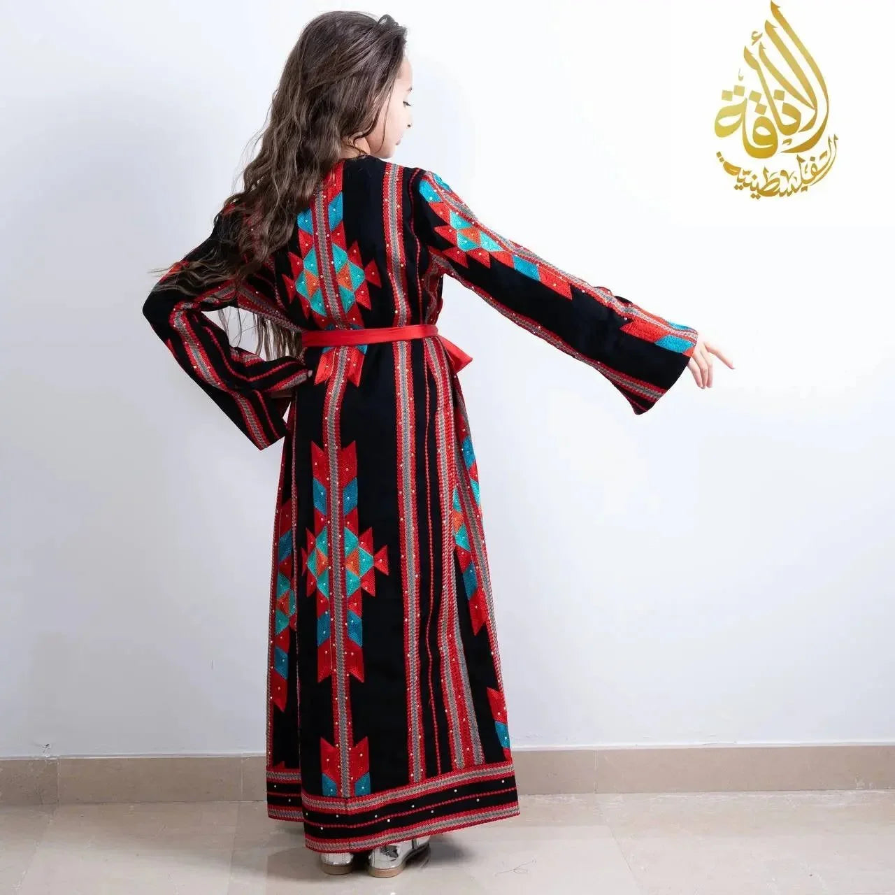 Elegant Girls Ghazal Thoub: Timeless Middle Eastern Fashion Palestinian Elegance