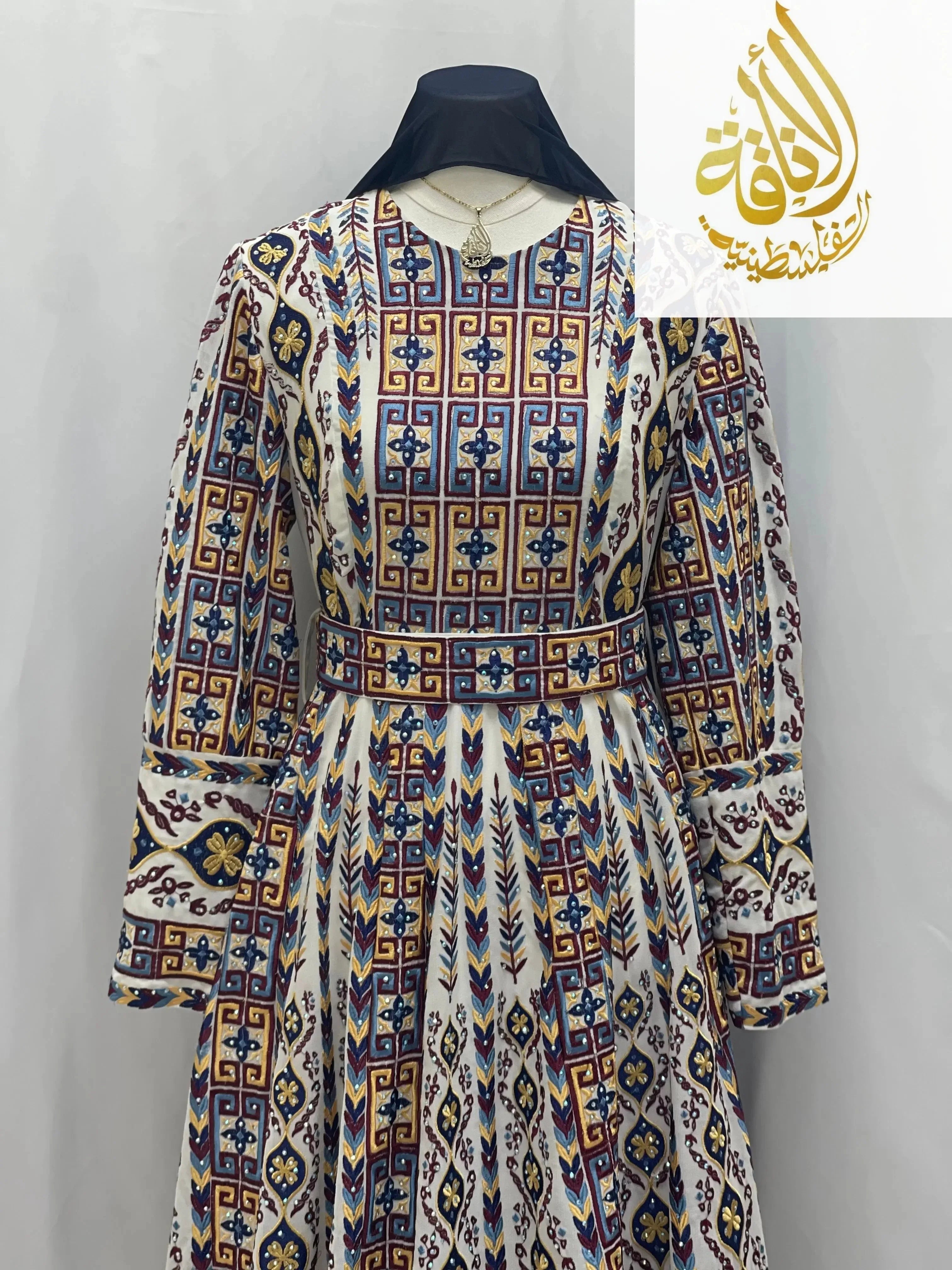 Elegant Palestinian Thoub: A Celebration of Craftsmanship and Culture Palestinian Elegance