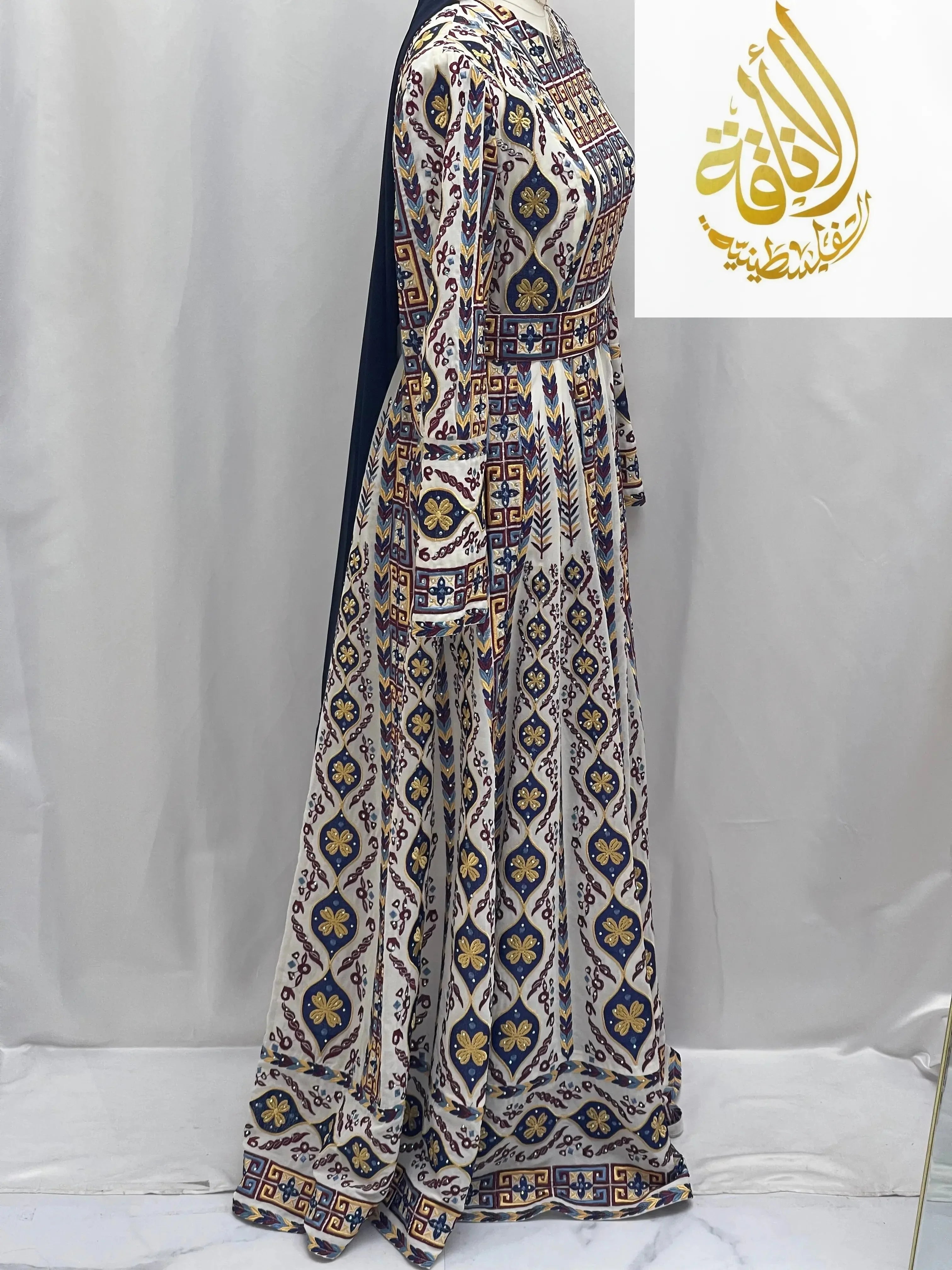 Elegant Palestinian Thoub: A Celebration of Craftsmanship and Culture Palestinian Elegance