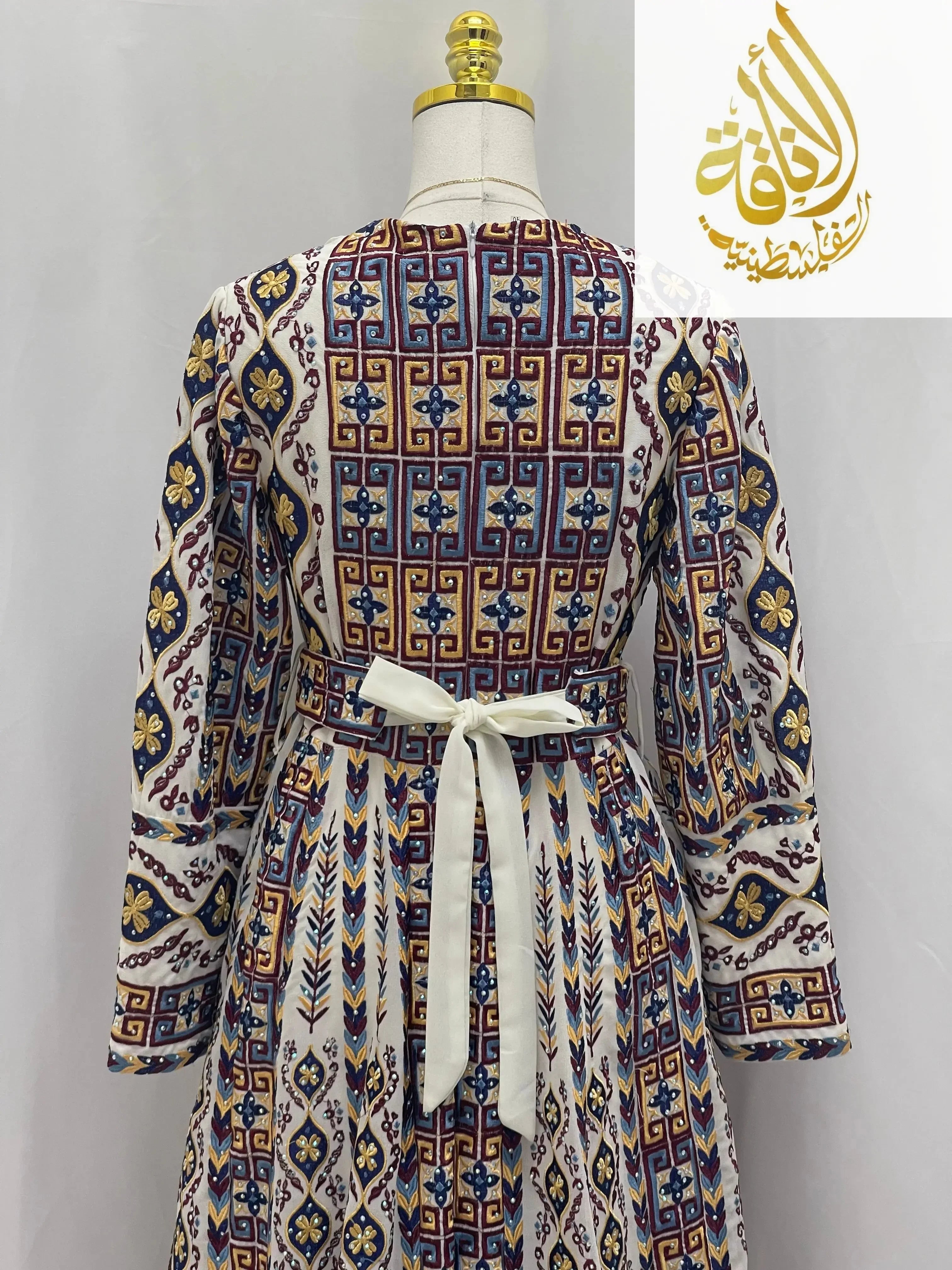 Elegant Palestinian Thoub: A Celebration of Craftsmanship and Culture Palestinian Elegance