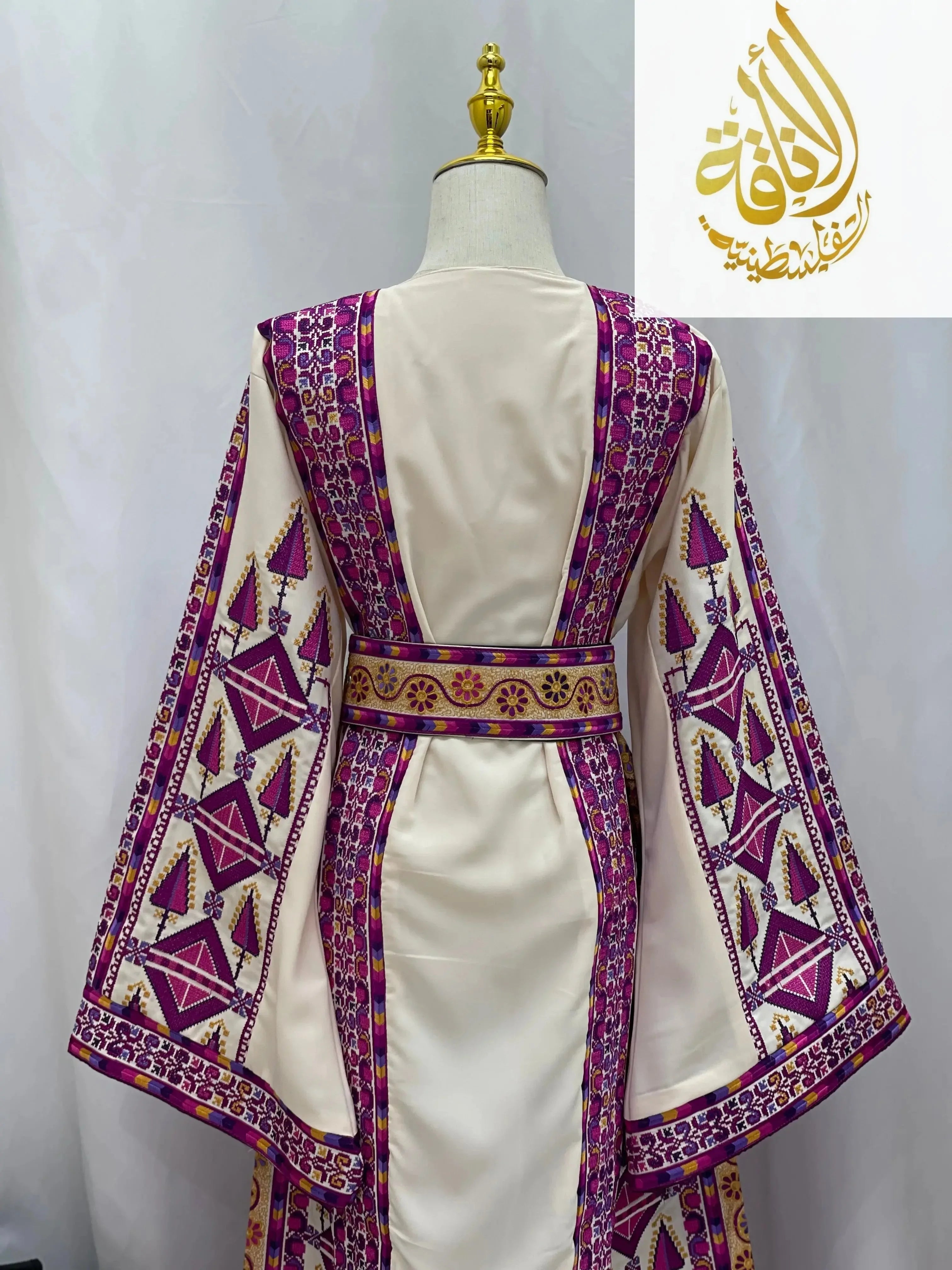 Embroidered Thoub Alsafa: Elegance and Tradition Palestinian Elegance