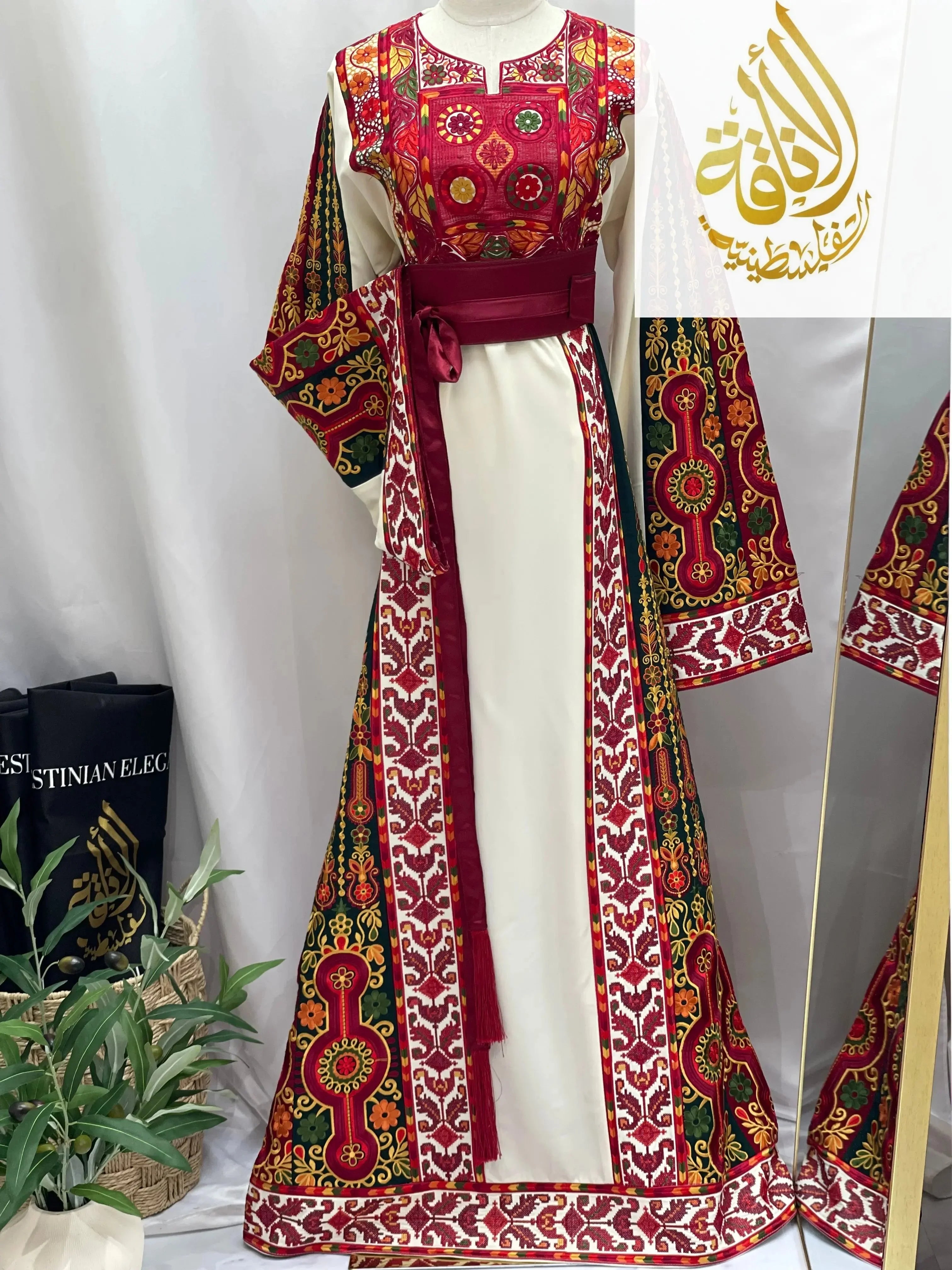 Embroidered Thoub Malaket Alsafa: Timeless Sophistication & Cultural Elegance Palestinian Elegance
