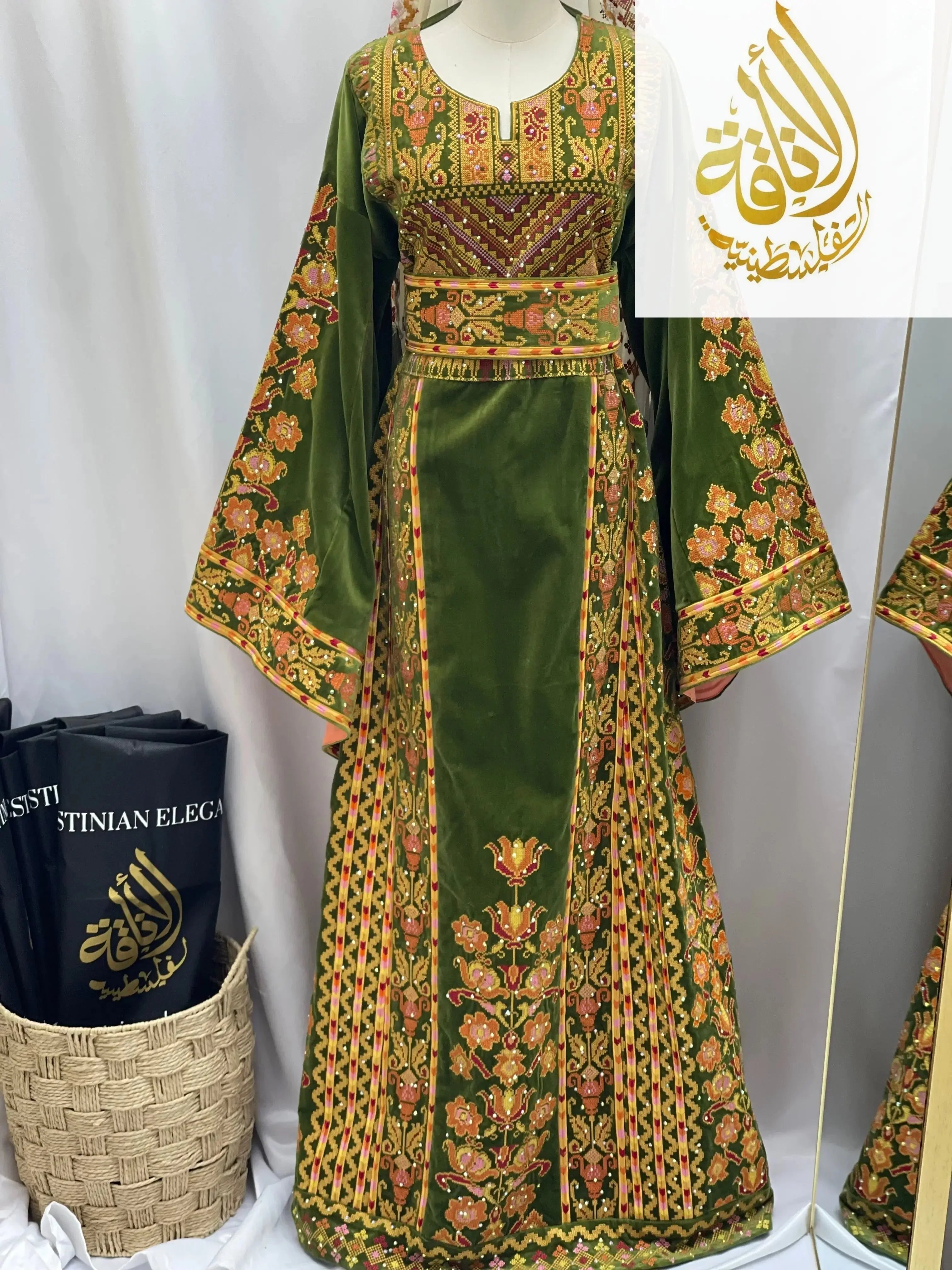 Embroidered Velvet Thoub - Luxurious High-Quality Traditional Wear Palestinian Elegance