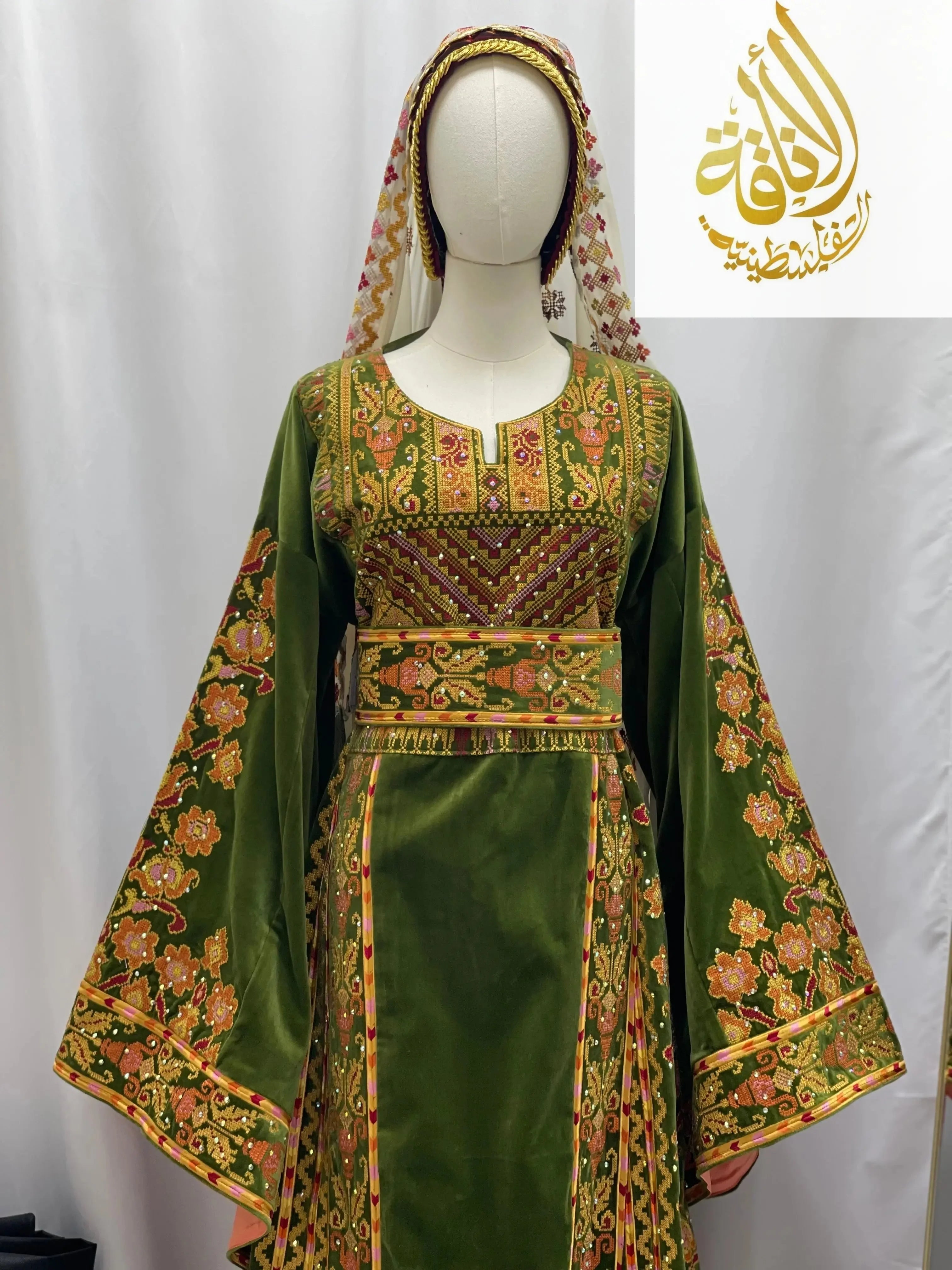 Embroidered Velvet Thoub - Luxurious High-Quality Traditional Wear Palestinian Elegance