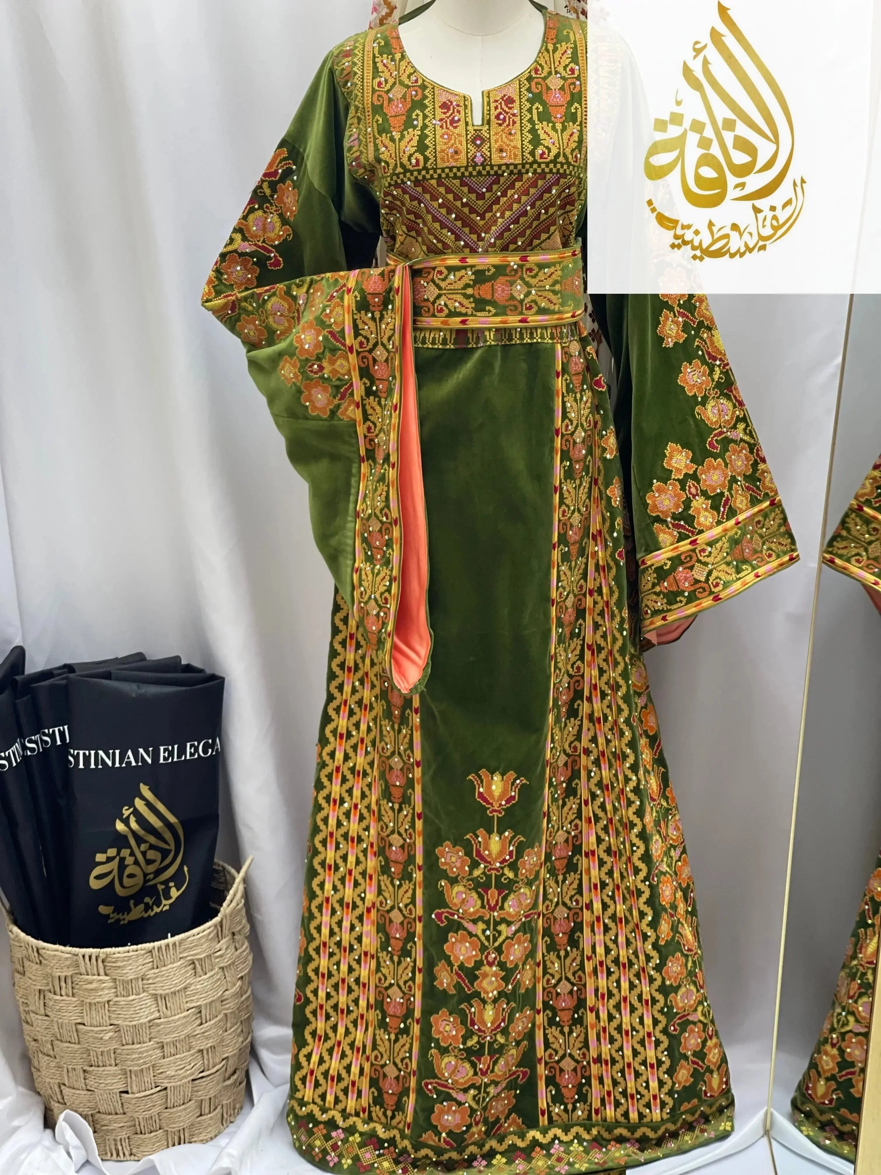 Embroidered Velvet Thoub - Luxurious High-Quality Traditional Wear Palestinian Elegance