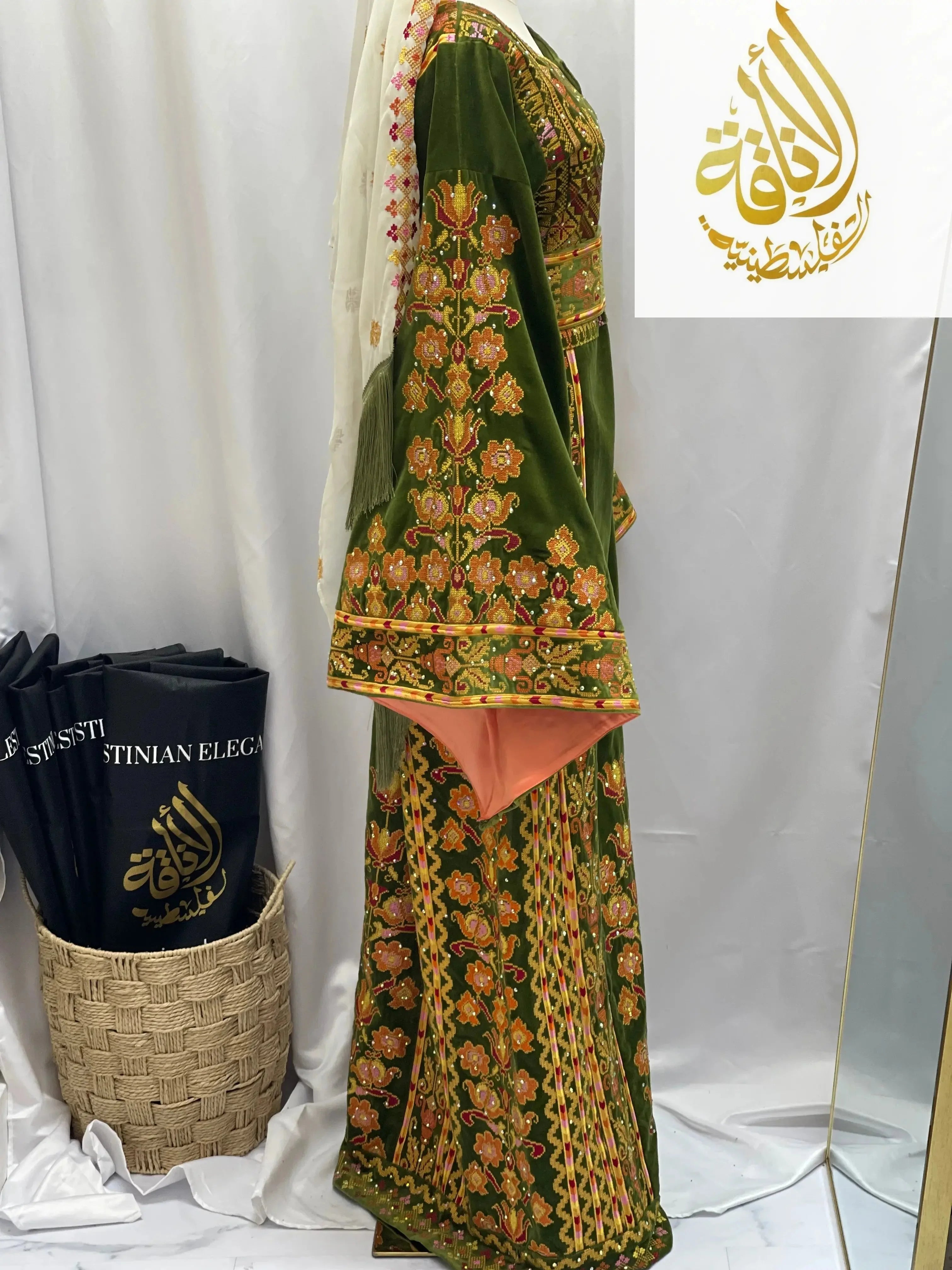 Embroidered Velvet Thoub - Luxurious High-Quality Traditional Wear Palestinian Elegance