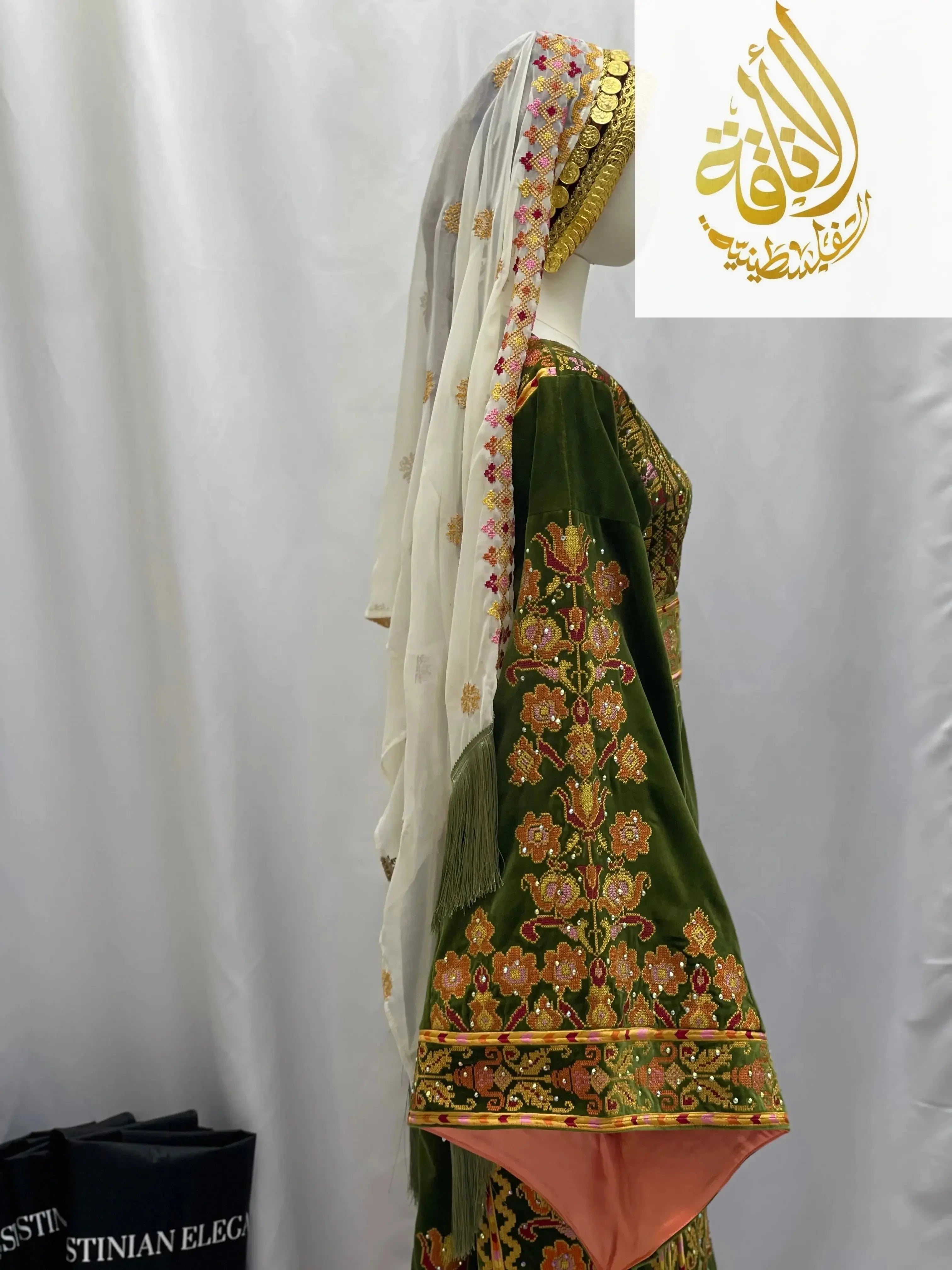 Embroidered Velvet Thoub - Luxurious High-Quality Traditional Wear Palestinian Elegance