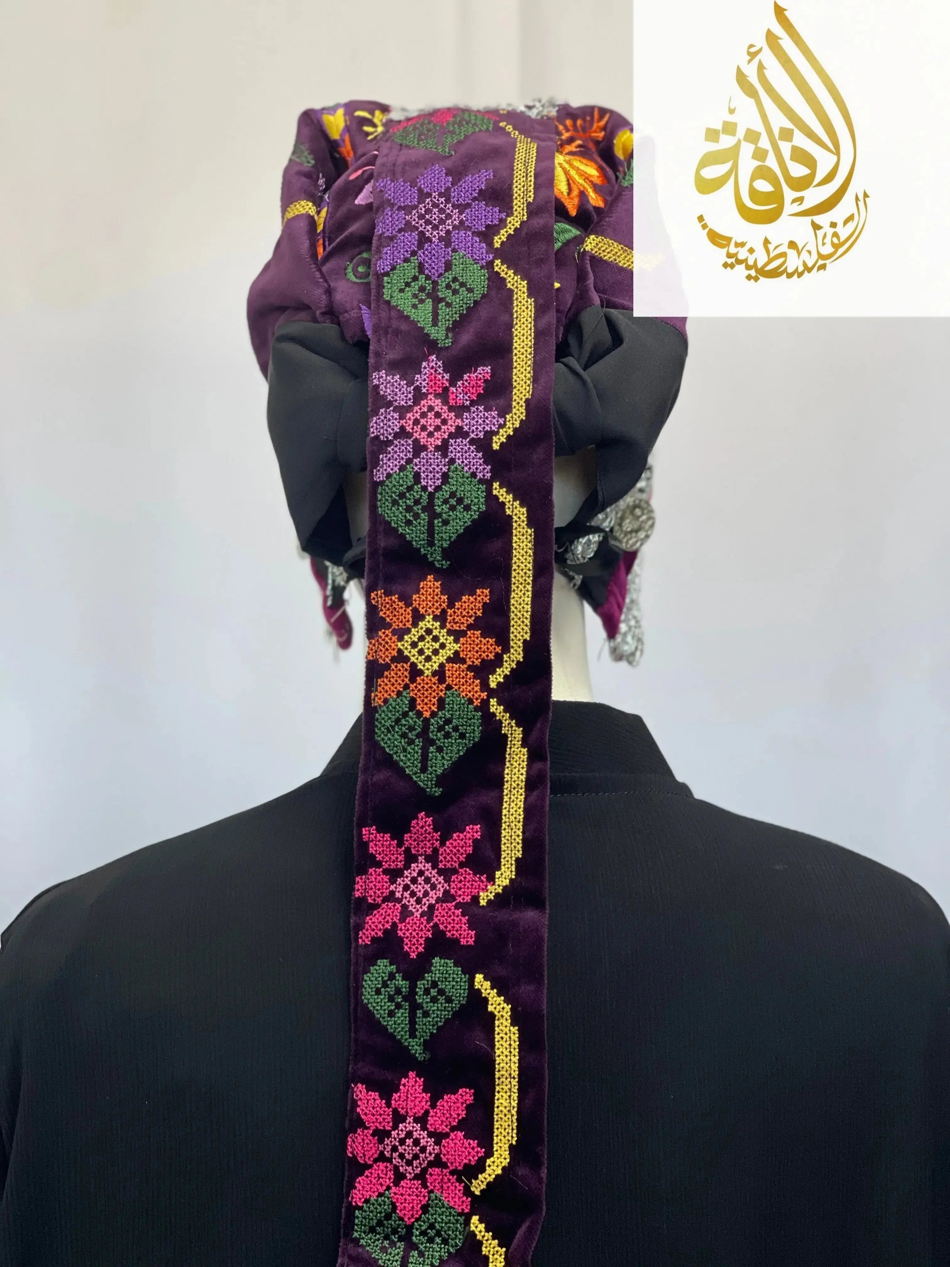 Exquisite Craftsmanship: Authentic Silver Liras Awka Palestinian Elegance