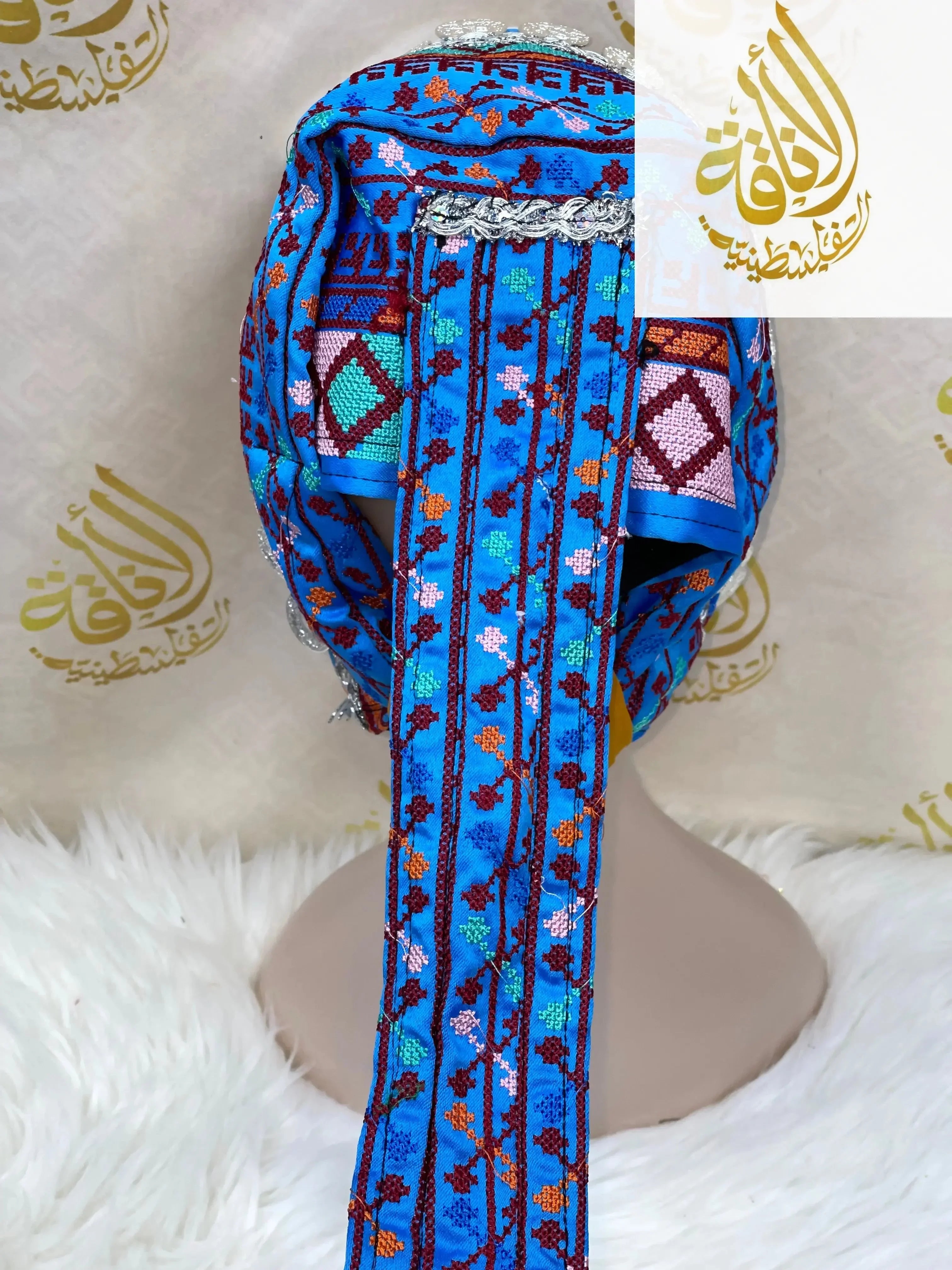 Exquisite Craftsmanship: Authentic Silver Liras Awka Palestinian Elegance