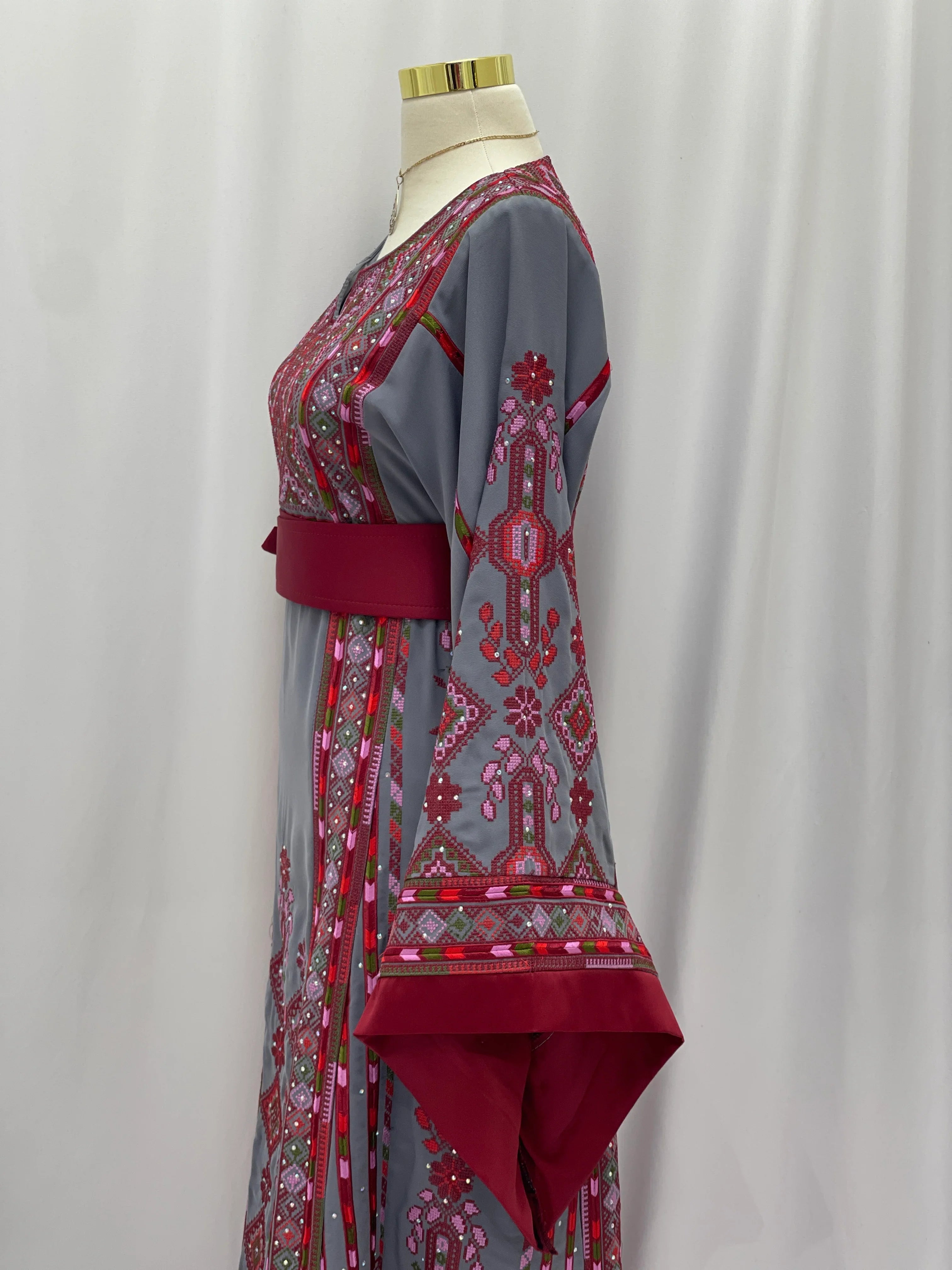 Majdal Elegance Embroidered Thobe